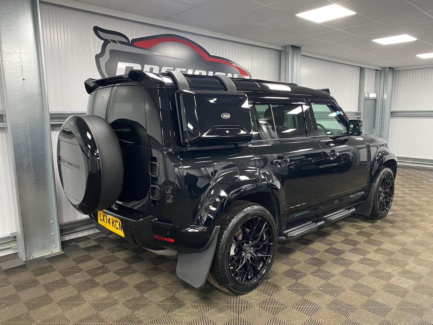 Used Land Rover Defender 2024 for sale - 77254770: Photo 27