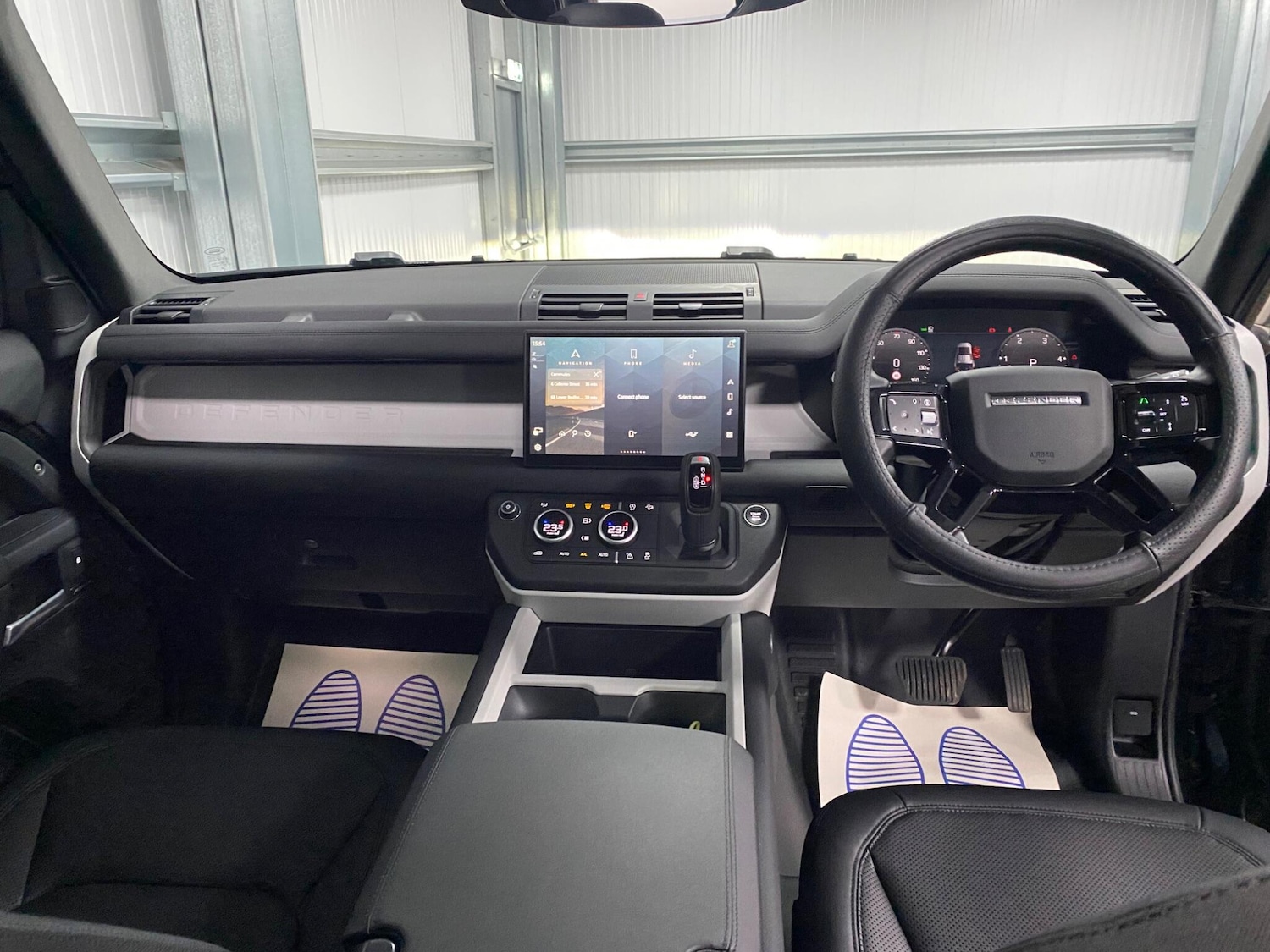 Used Land Rover Defender 2024 for sale - 77254770: Photo 30