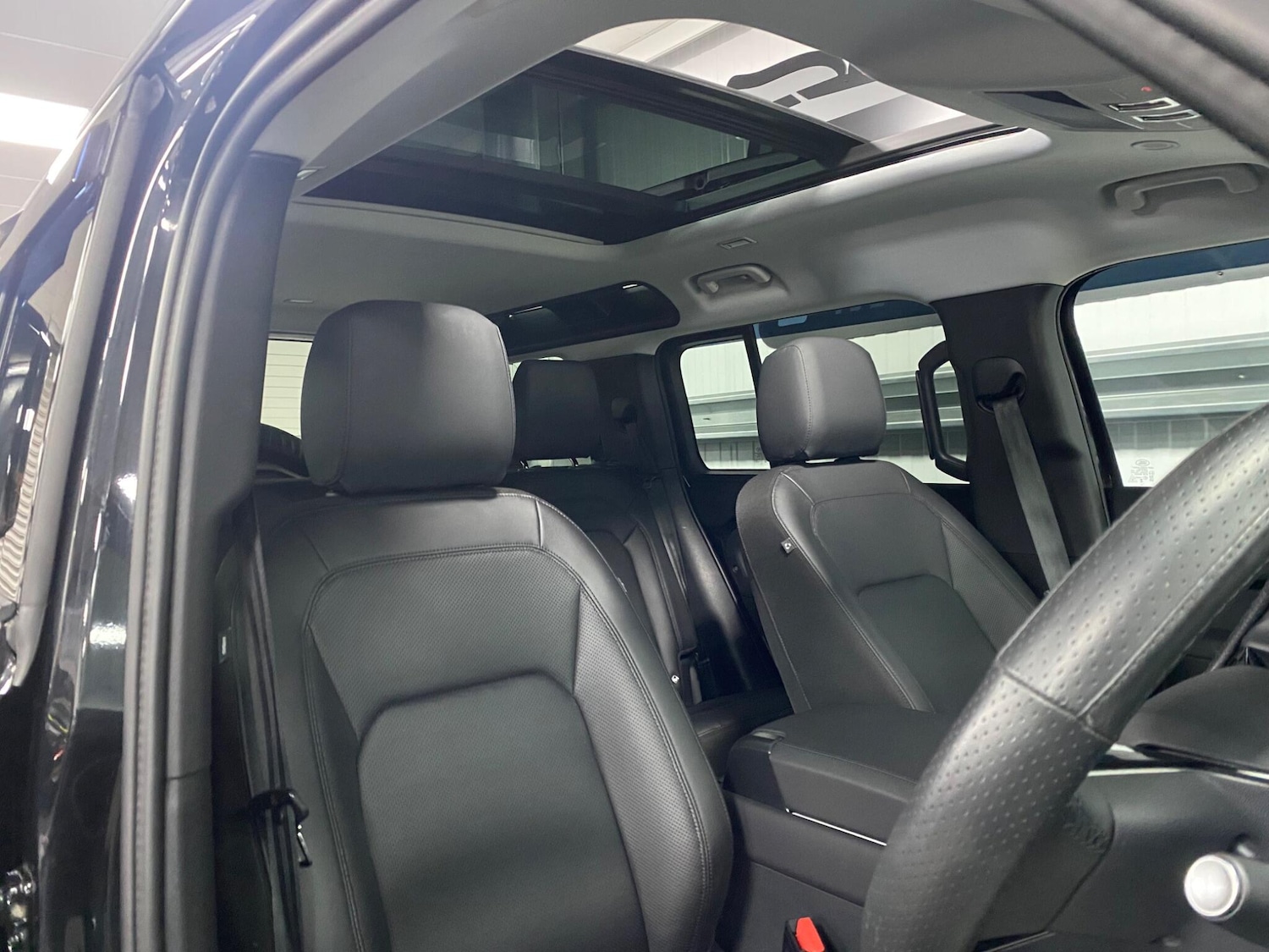 Used Land Rover Defender 2024 for sale - 77254770: Photo 31