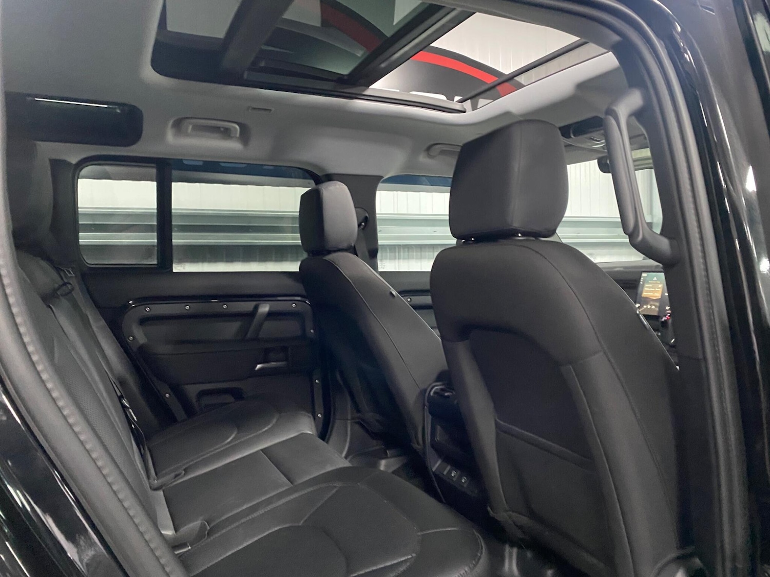 Used Land Rover Defender 2024 for sale - 77254770: Photo 32