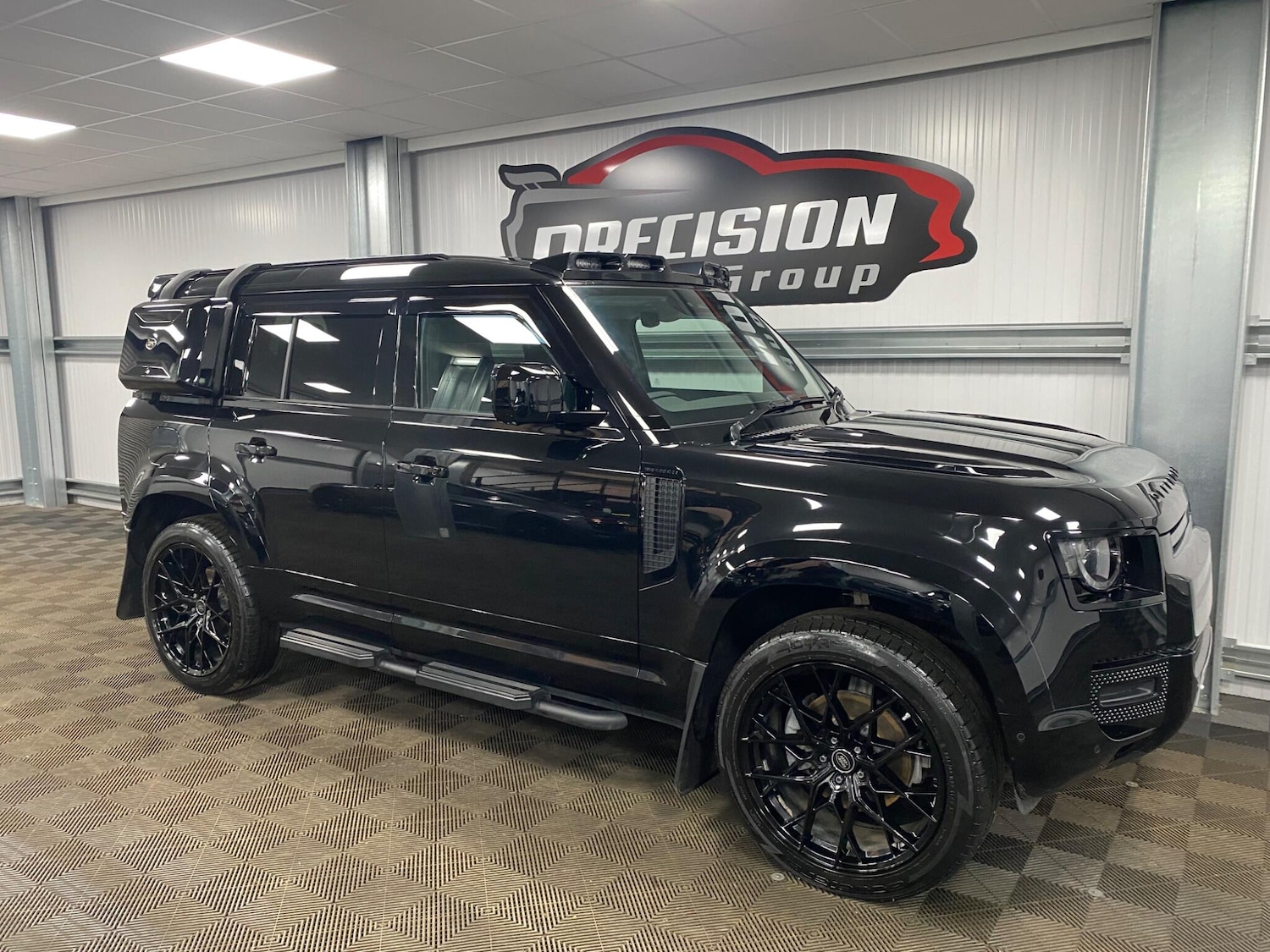 Used Land Rover Defender 2024 for sale - 77254770: Photo 4