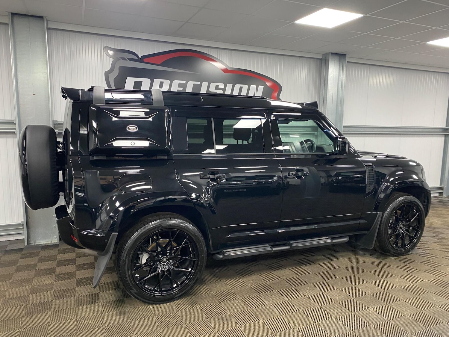 Used Land Rover Defender 2024 for sale - 77254770: Photo 5