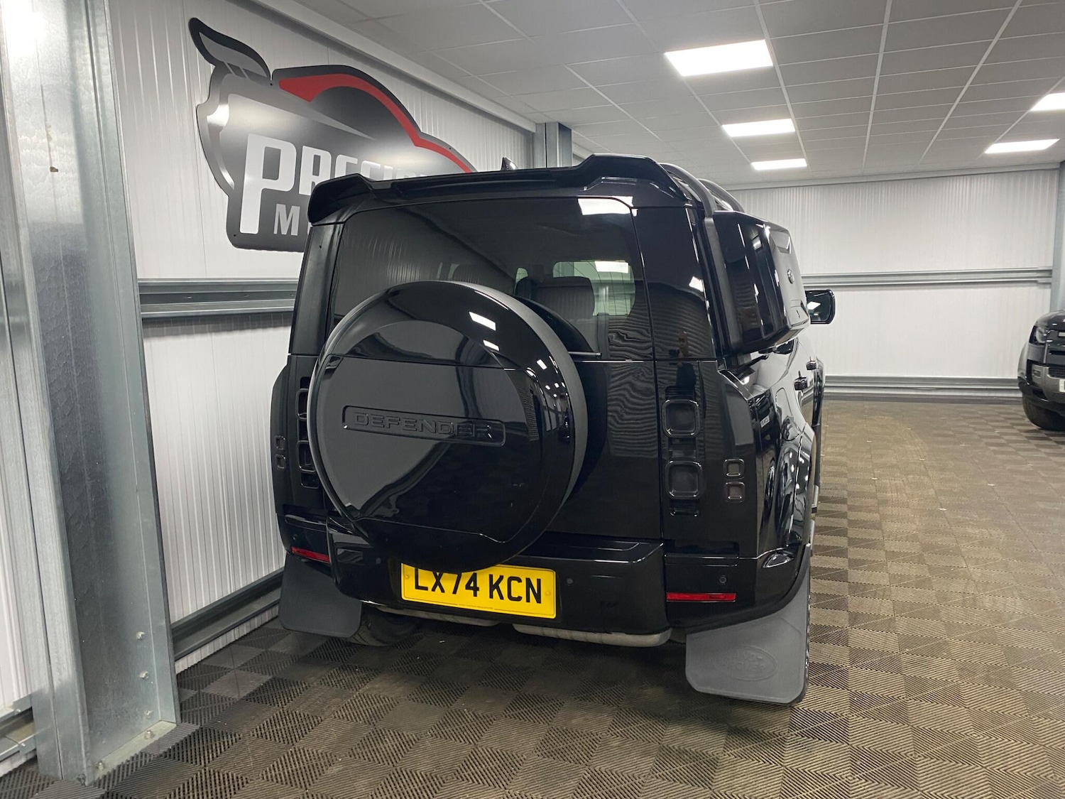 Used Land Rover Defender 2024 for sale - 77254770: Photo 9