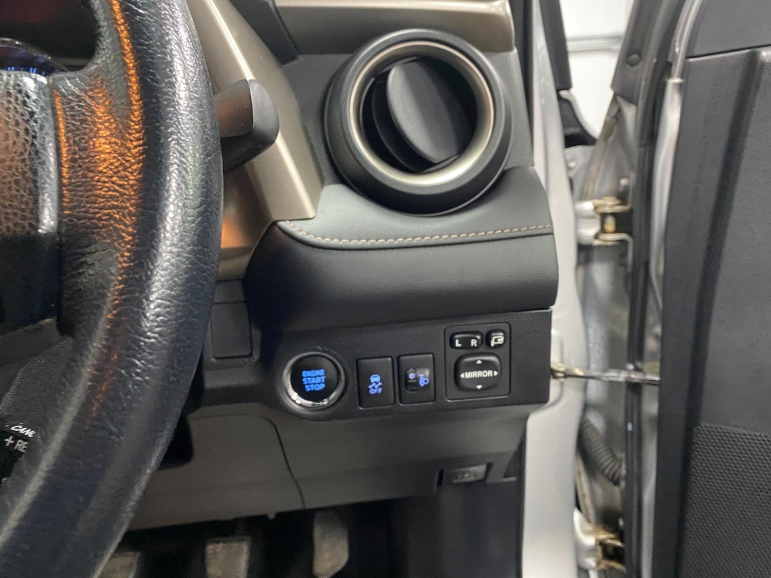 Used Toyota RAV4 2014 for sale - 76715562: Photo 42