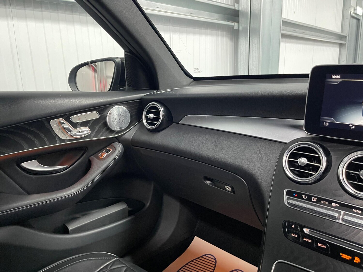 Used Mercedes-Benz GLC 2018 for sale - 77957900: Photo 44