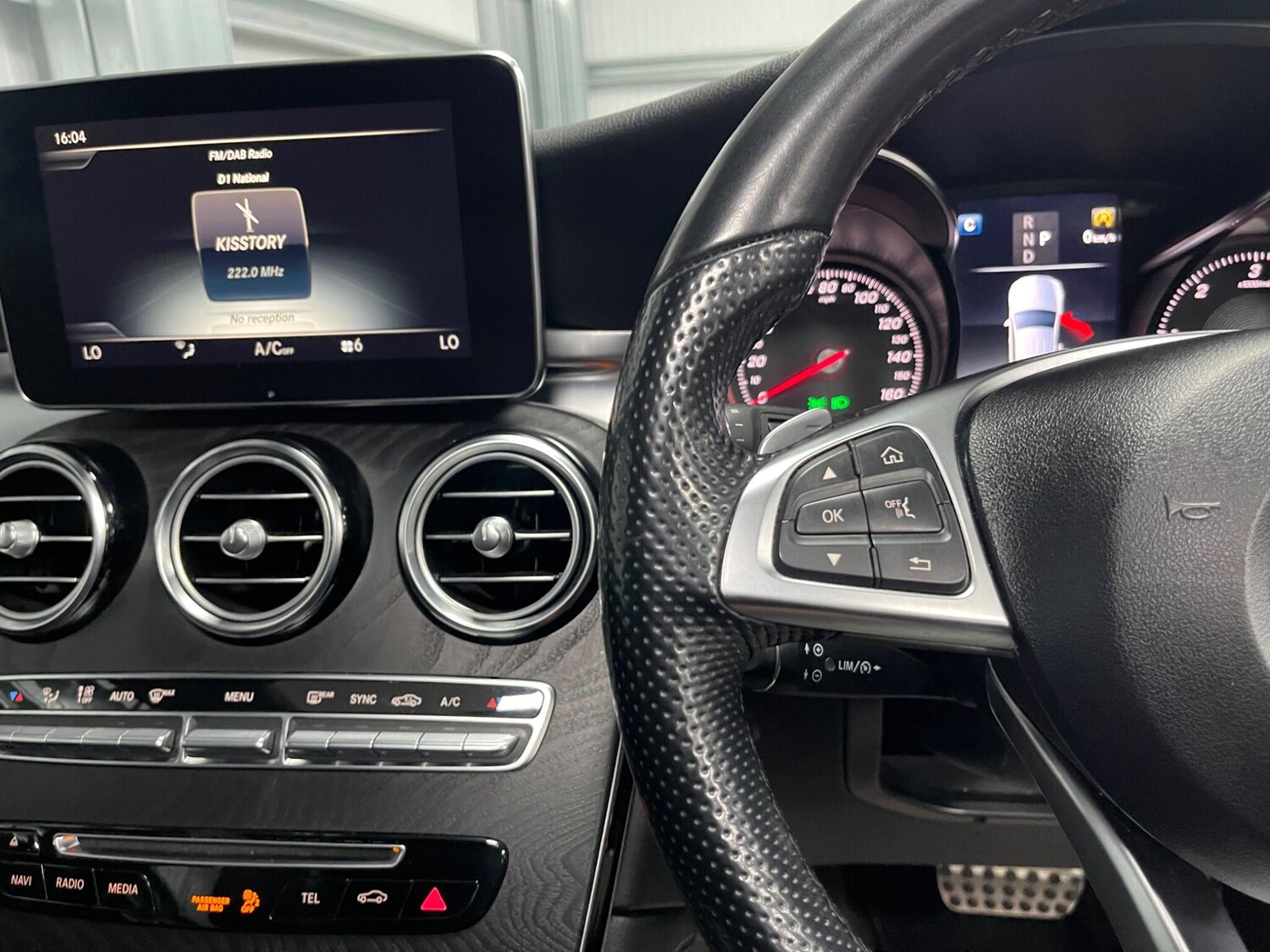 Used Mercedes-Benz GLC 2018 for sale - 77957900: Photo 50