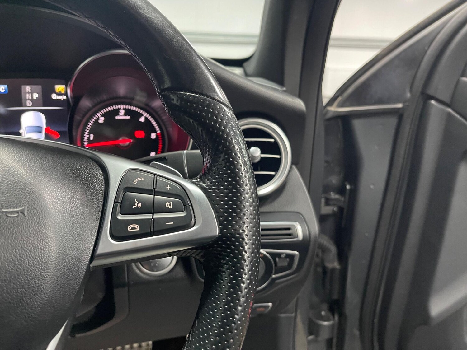 Used Mercedes-Benz GLC 2018 for sale - 77957900: Photo 51