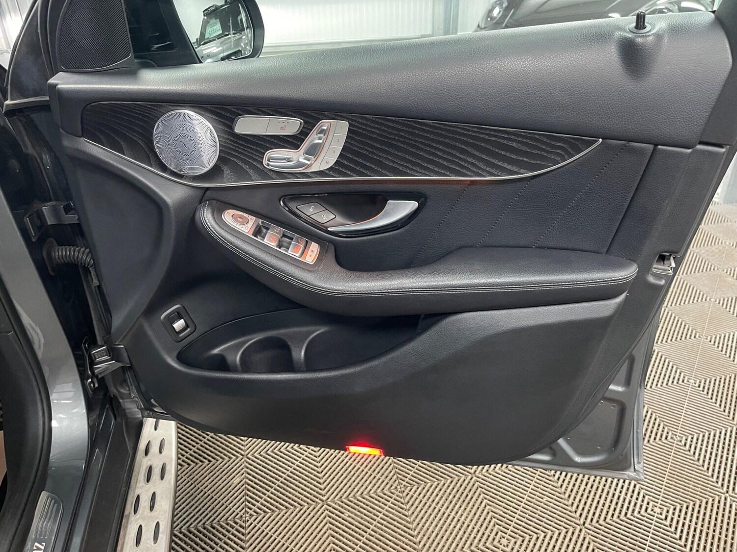 Used Mercedes-Benz GLC 2018 for sale - 77957900: Photo 53