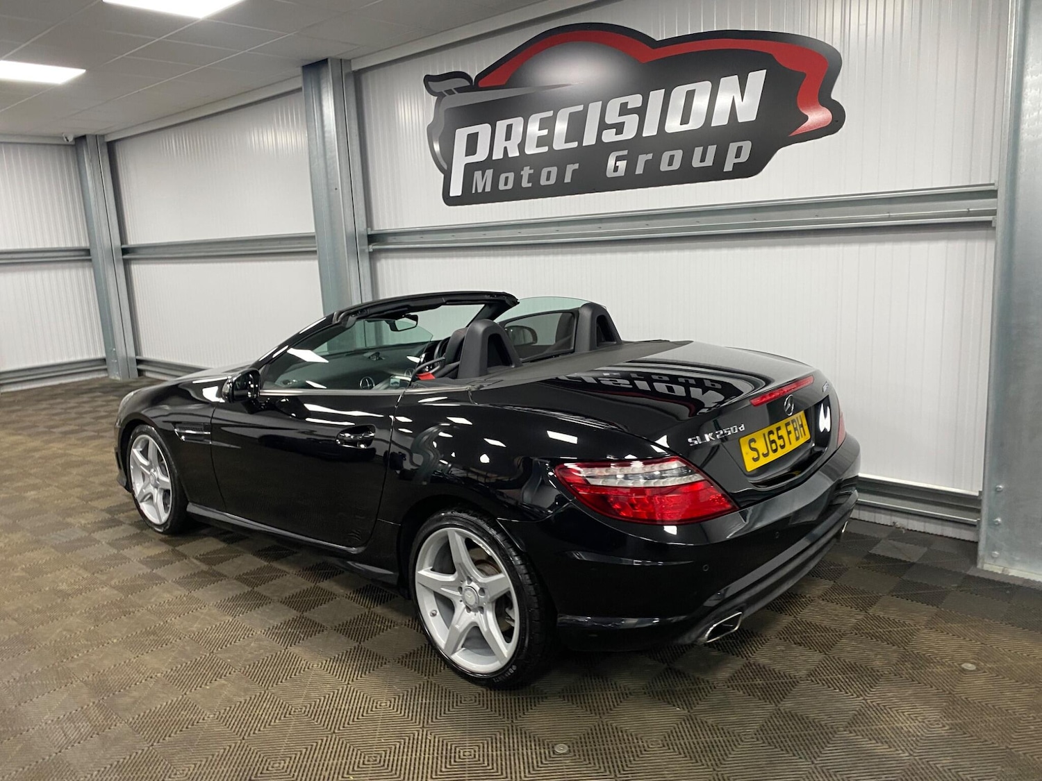 Used Mercedes-Benz SLK 2015 for sale - 77523644: Photo 16