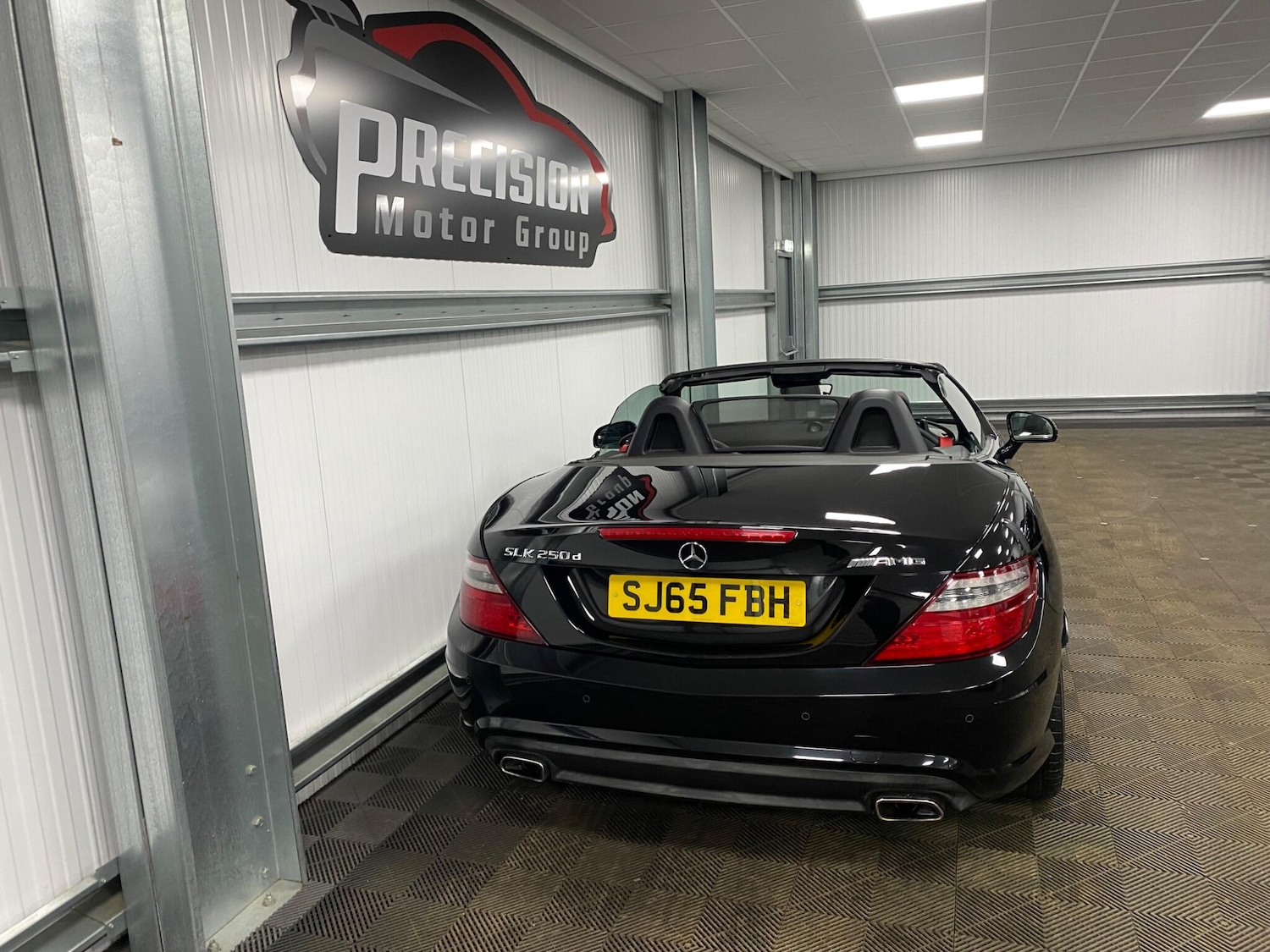 Used Mercedes-Benz SLK 2015 for sale - 77523644: Photo 20