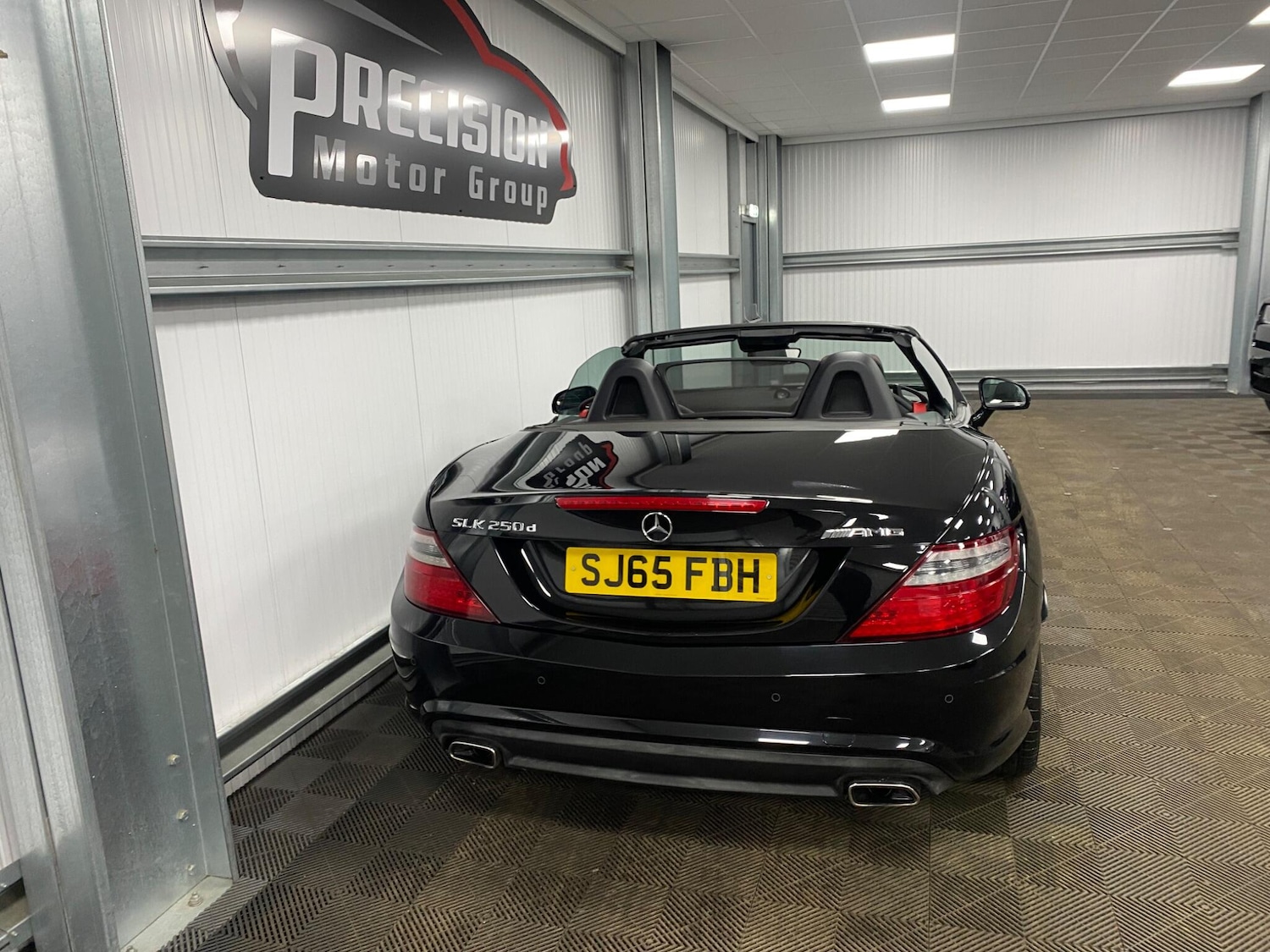 Used Mercedes-Benz SLK 2015 for sale - 77523644: Photo 21