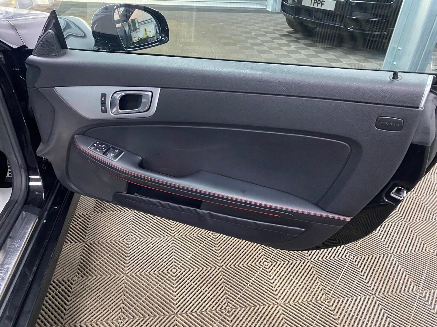 Used Mercedes-Benz SLK 2015 for sale - 77523644: Photo 41