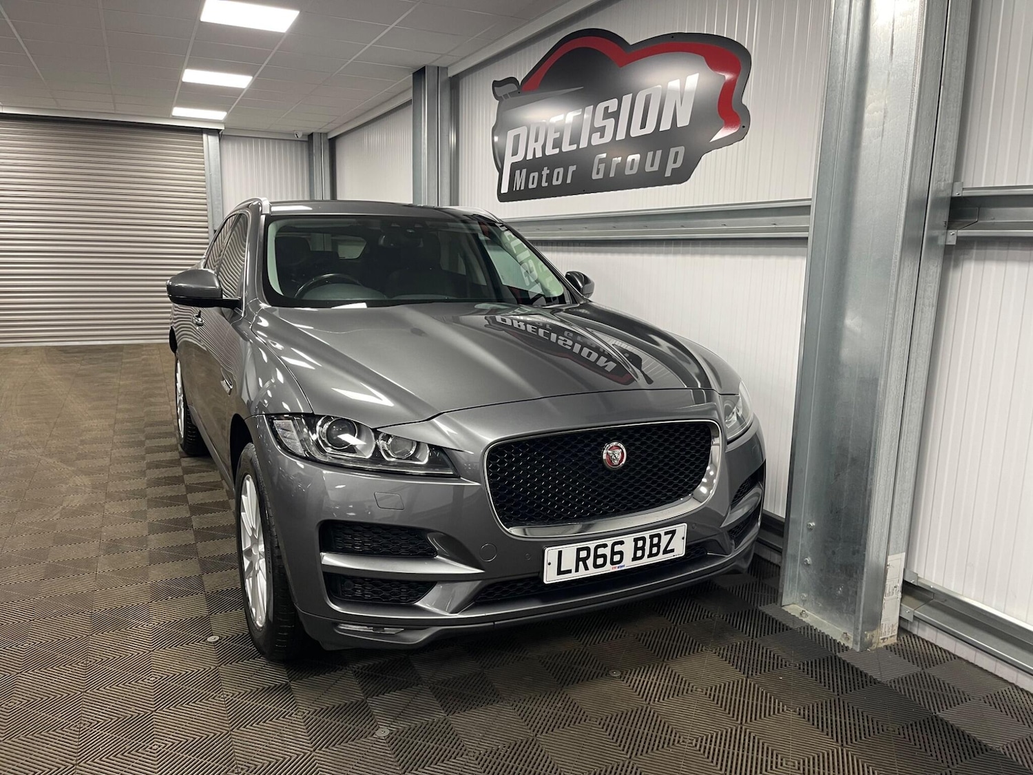 Used Jaguar F-Pace 2016 for sale - 78116451: Photo 2
