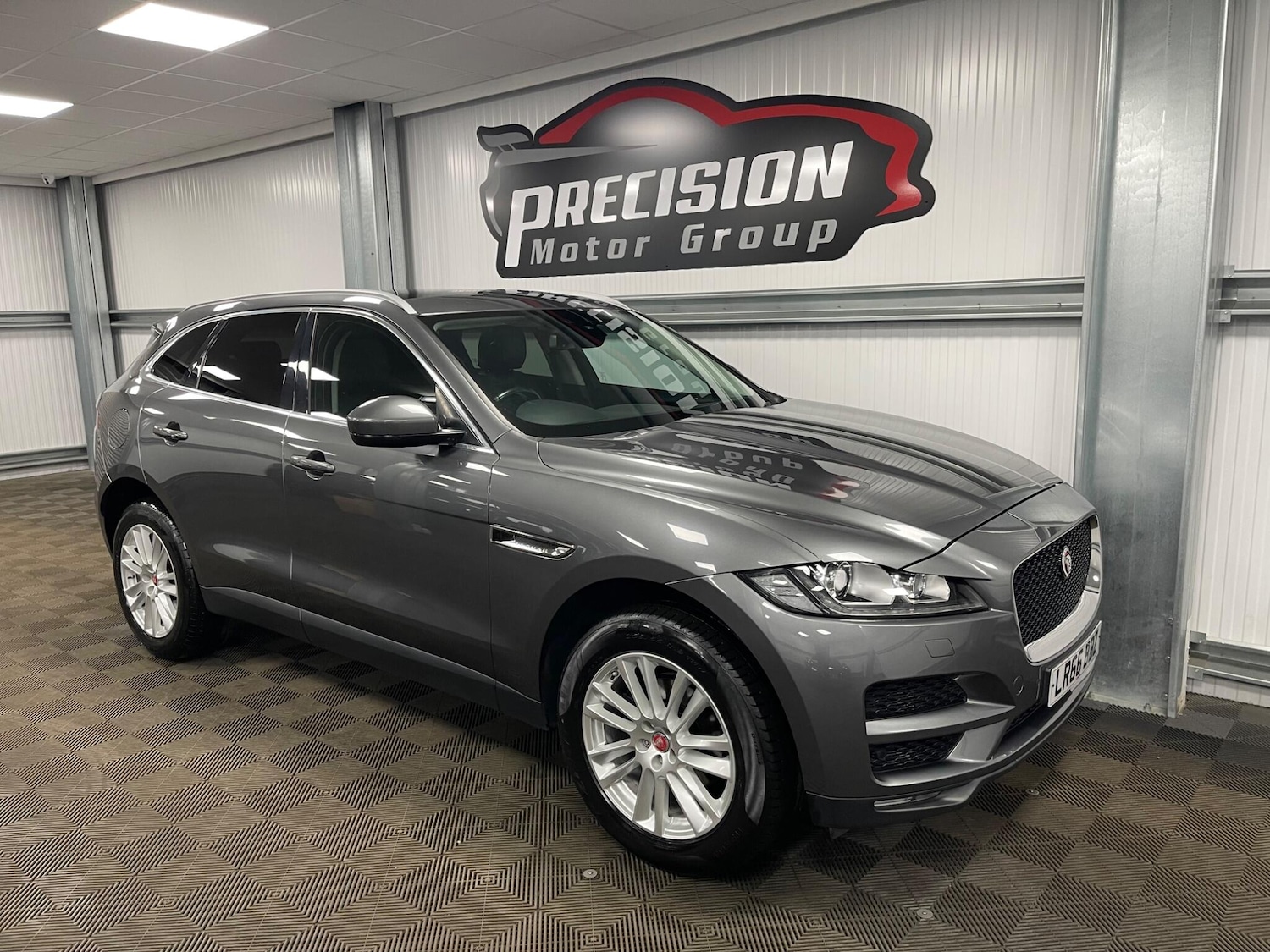 Used Jaguar F-Pace 2016 for sale - 78116451: Photo 3