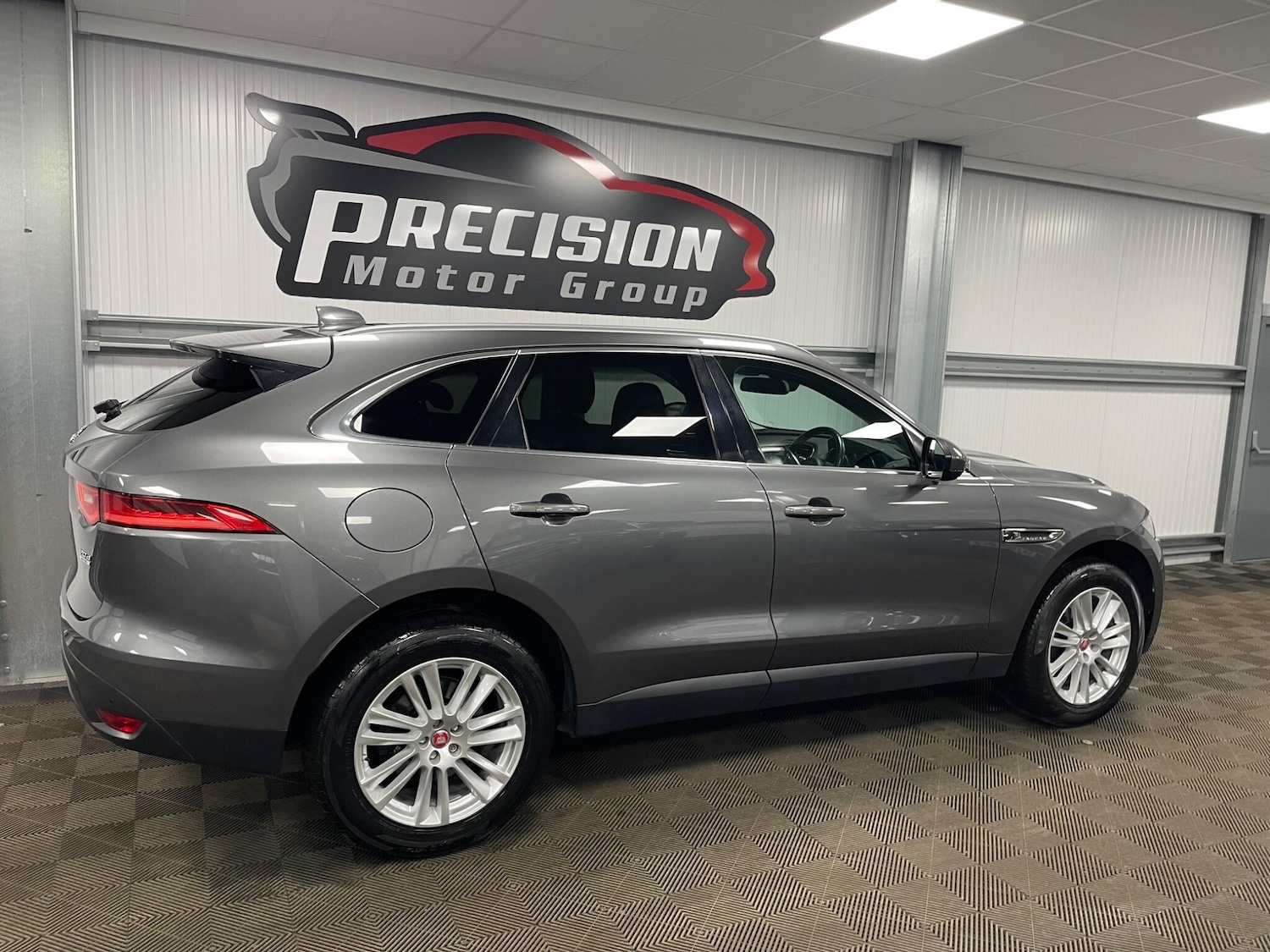 Used Jaguar F-Pace 2016 for sale - 78116451: Photo 32