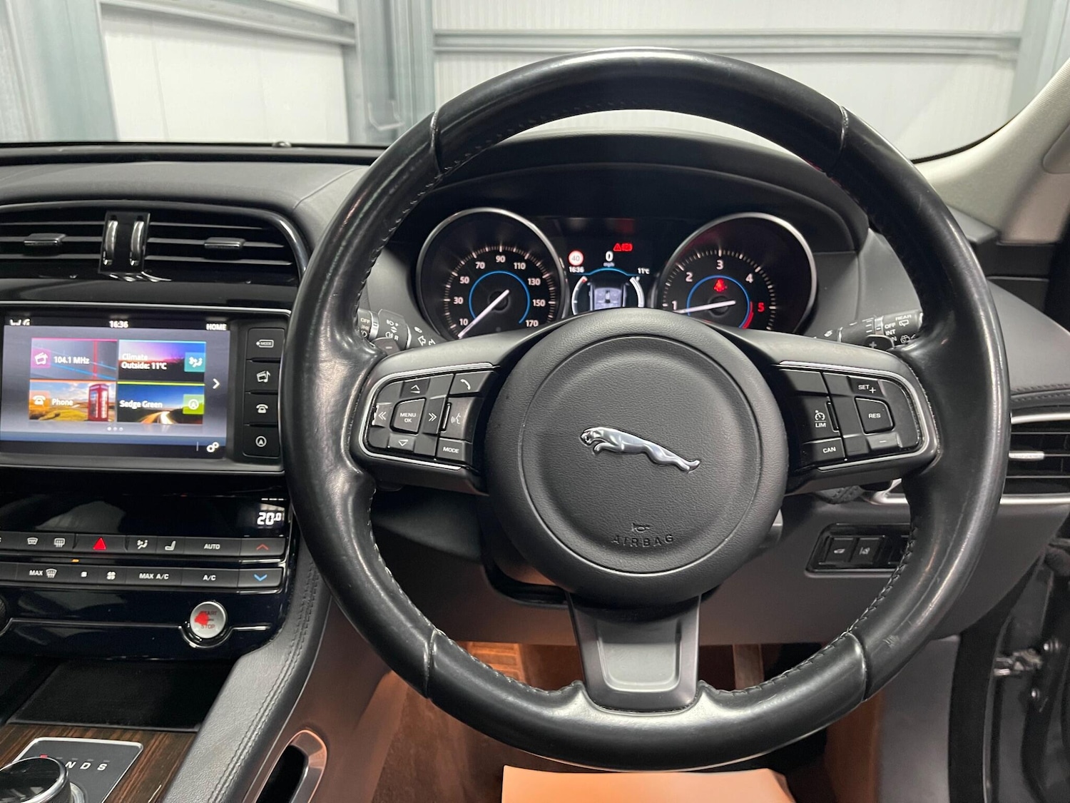 Used Jaguar F-Pace 2016 for sale - 78116451: Photo 34