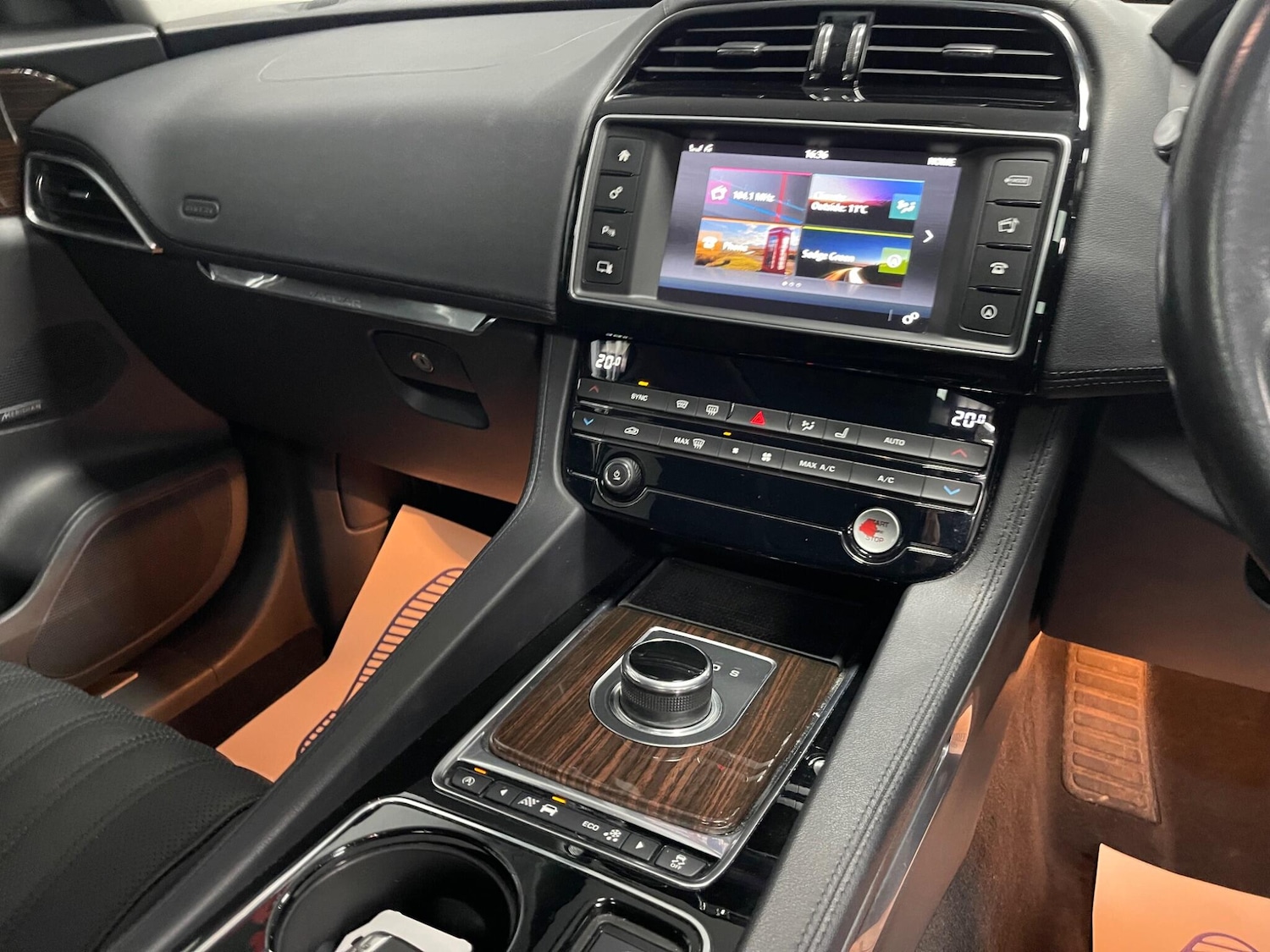 Used Jaguar F-Pace 2016 for sale - 78116451: Photo 38