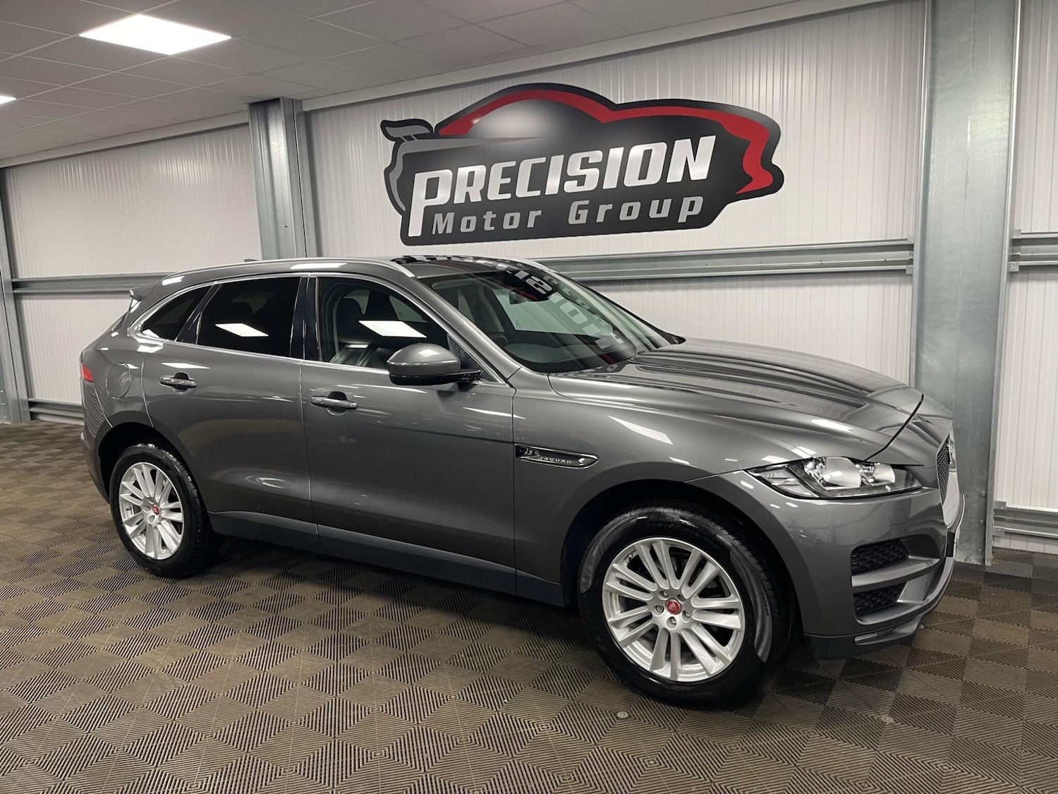 Used Jaguar F-Pace 2016 for sale - 78116451: Photo 4