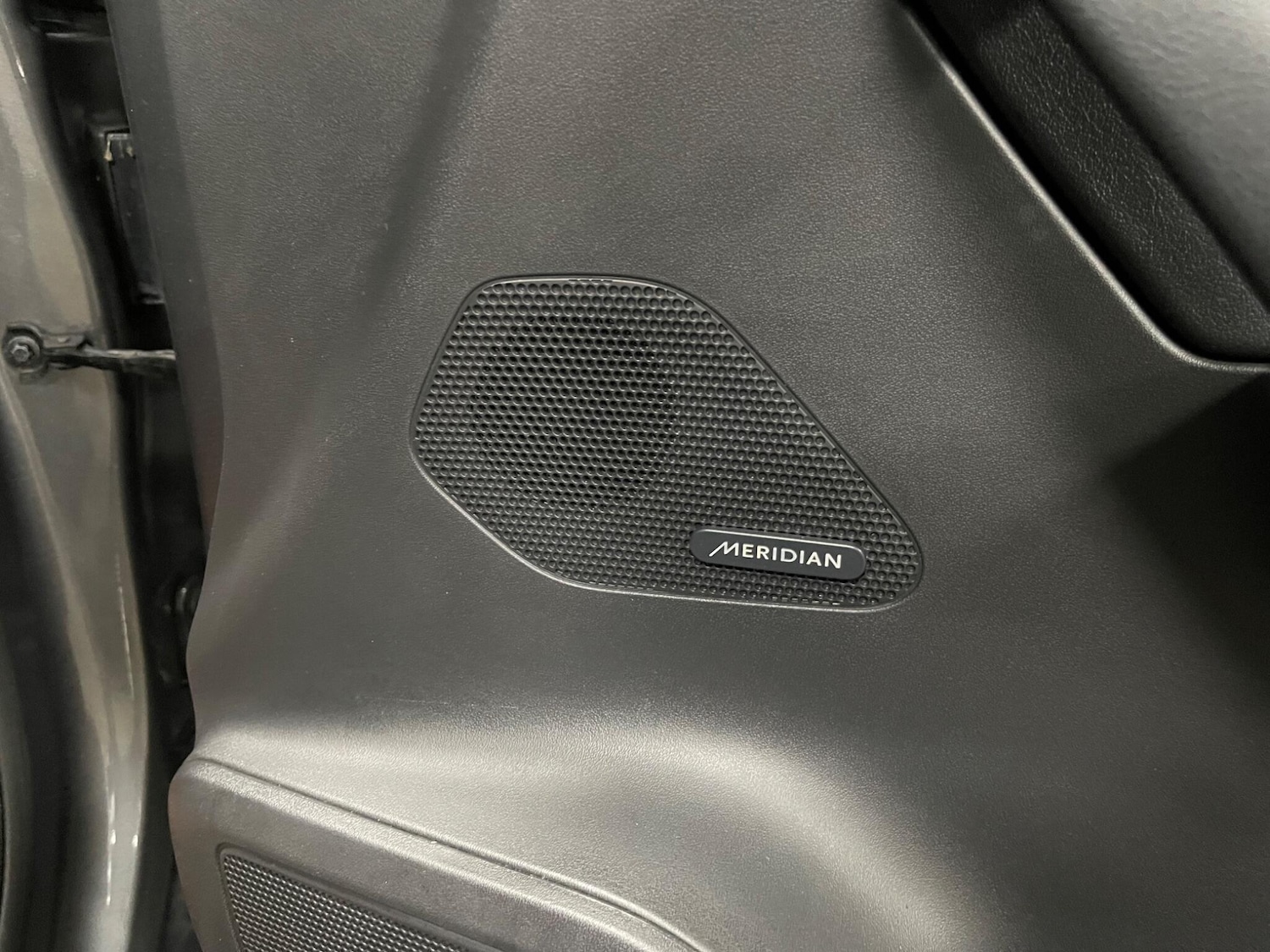 Used Jaguar F-Pace 2016 for sale - 78116451: Photo 48