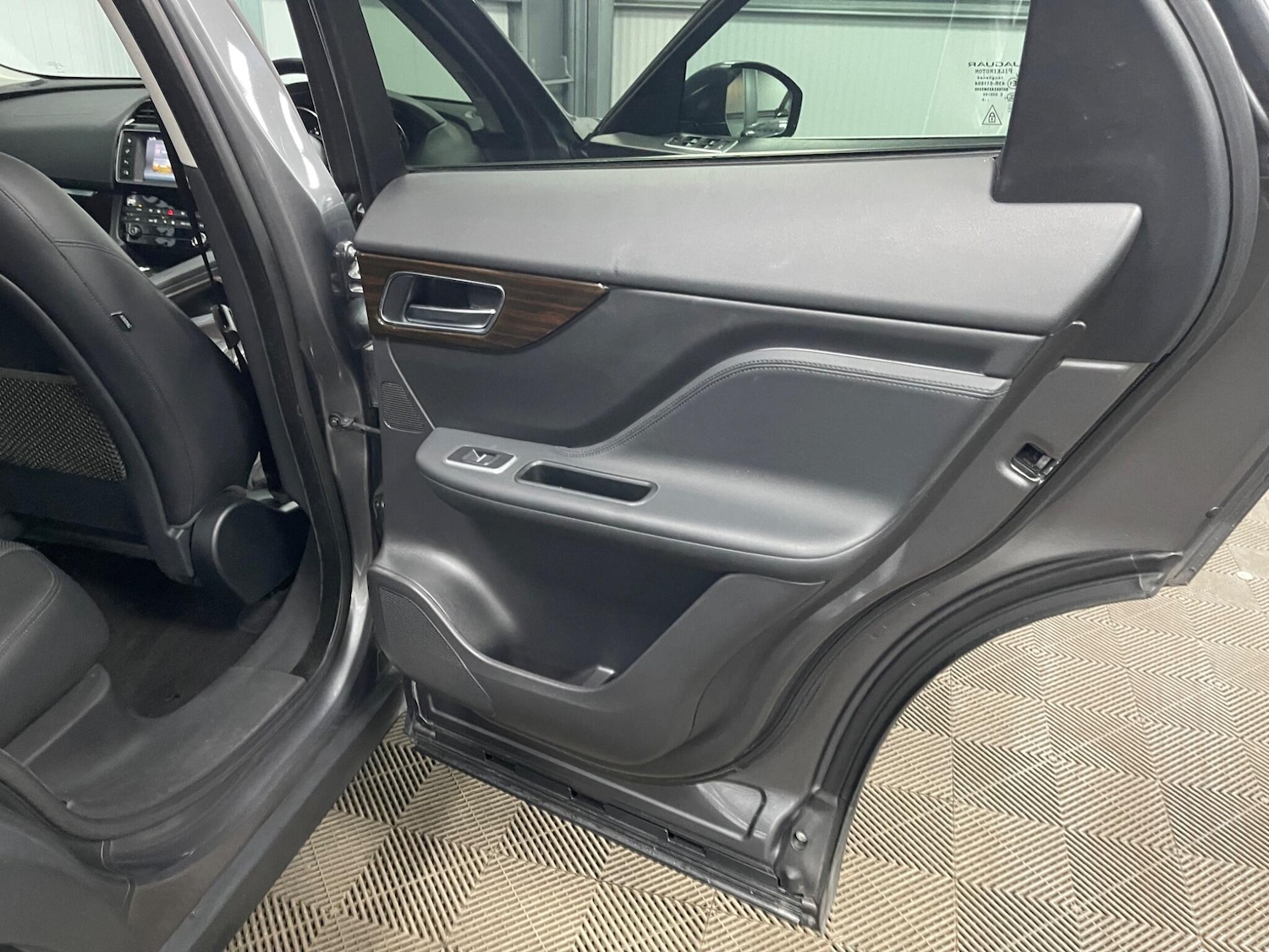 Used Jaguar F-Pace 2016 for sale - 78116451: Photo 49