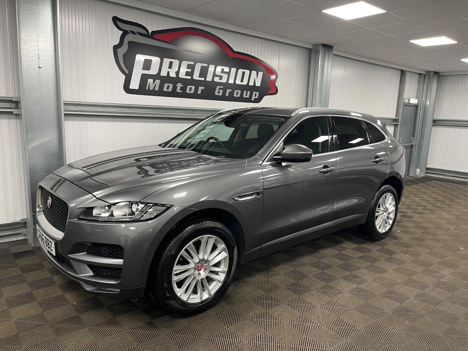 Used Jaguar F-Pace 2016 for sale - 78116451: Photo 6