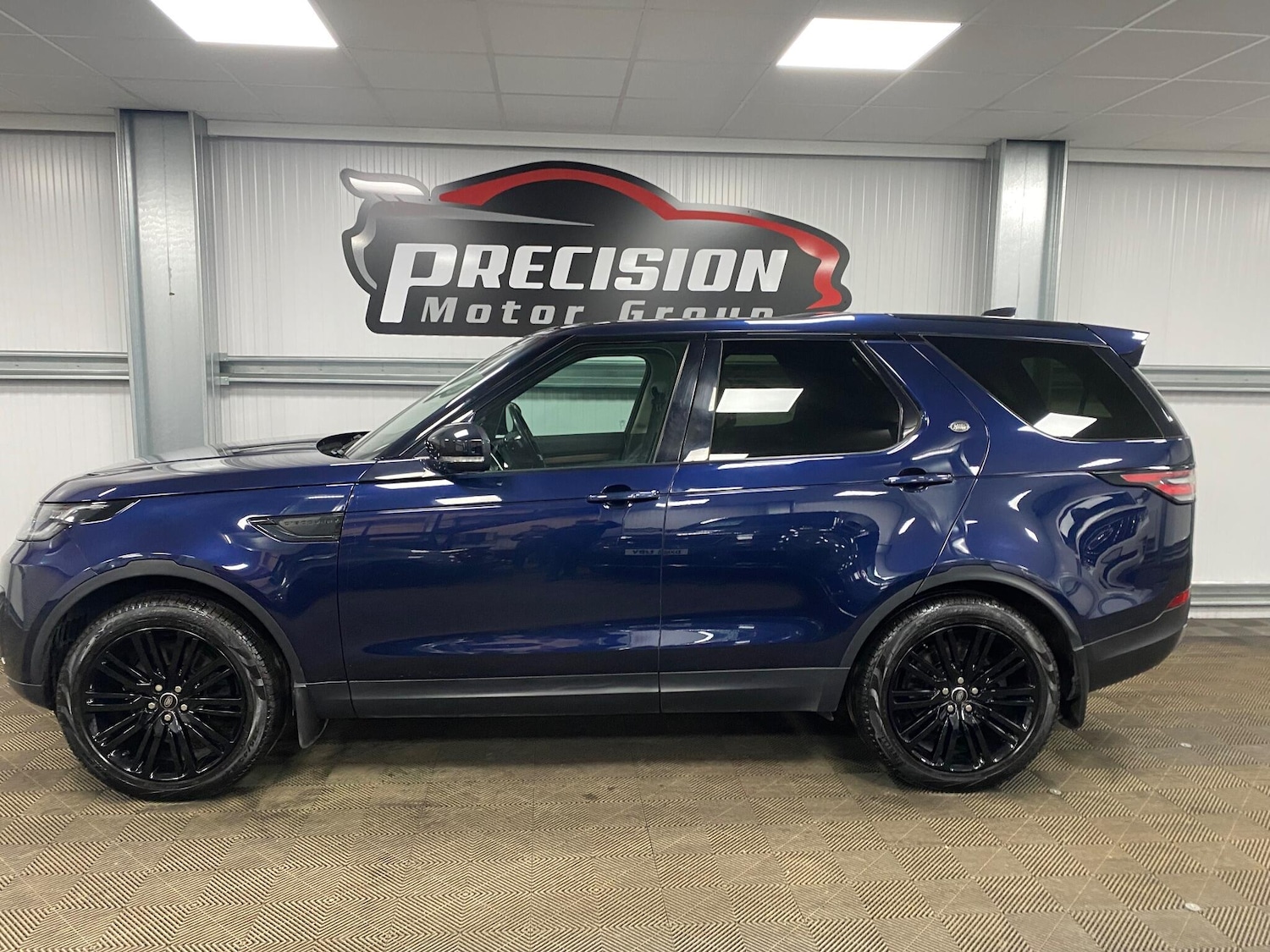 Used Land Rover Discovery 2017 for sale - 77144468: Photo 14