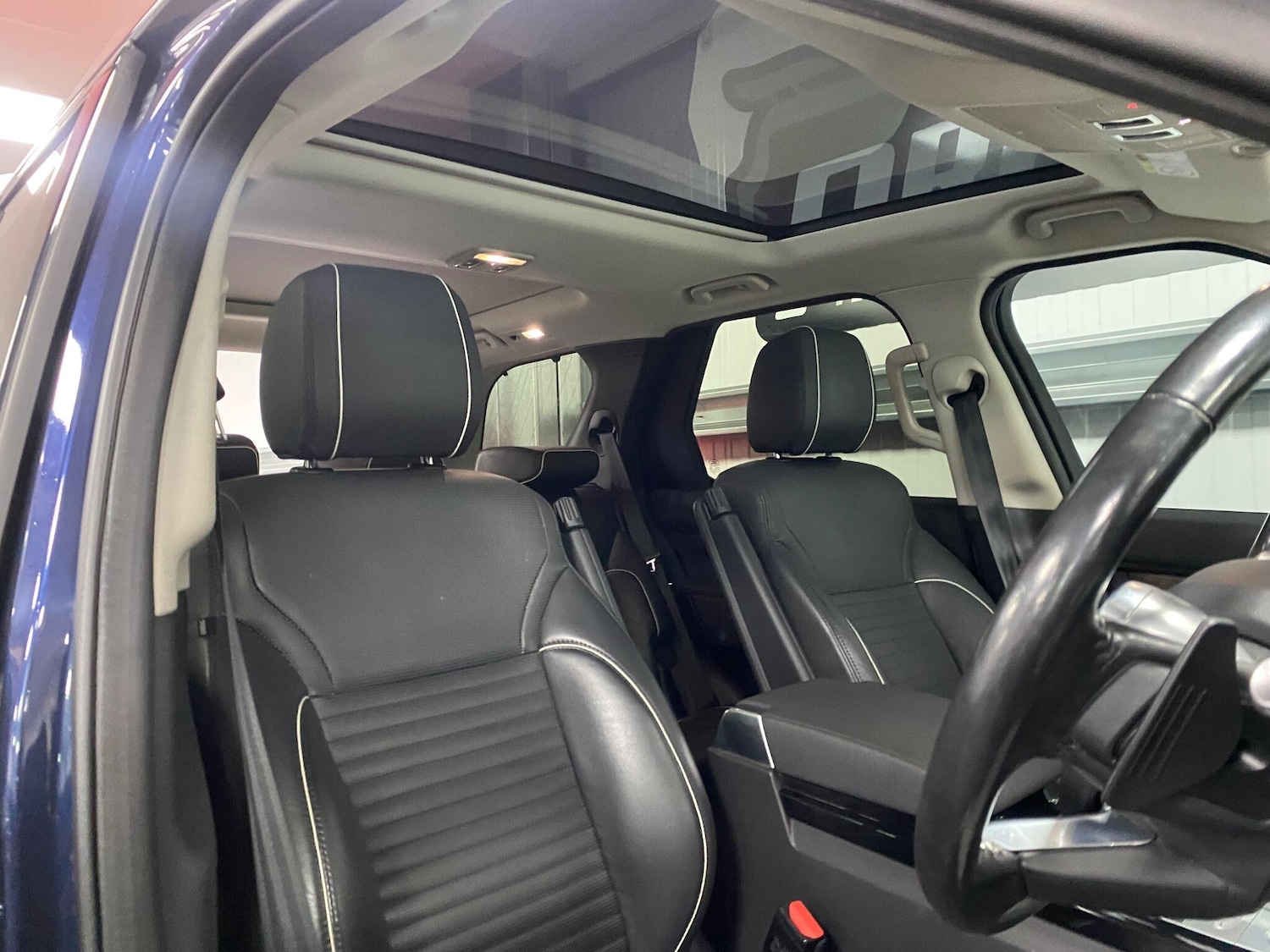 Used Land Rover Discovery 2017 for sale - 77144468: Photo 31