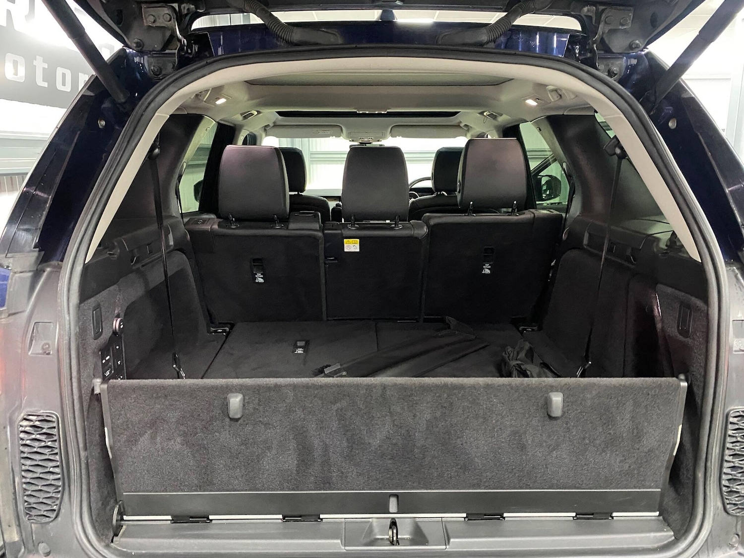 Used Land Rover Discovery 2017 for sale - 77144468: Photo 42