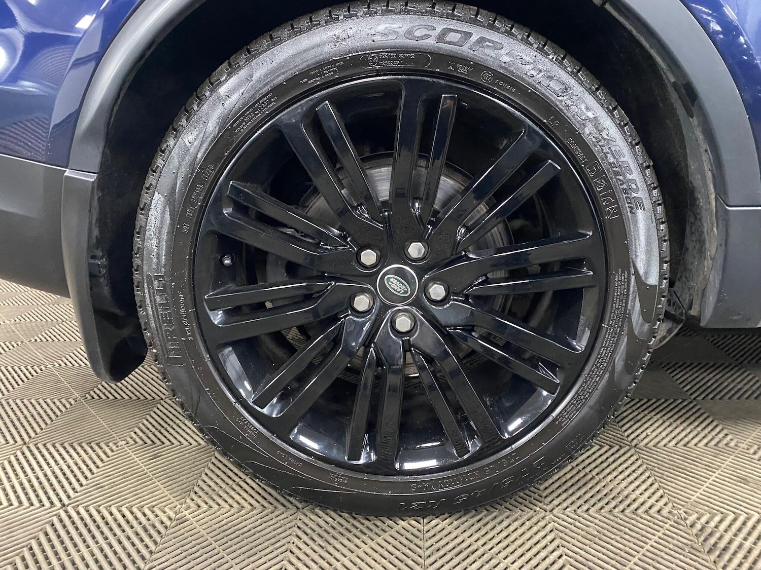 Used Land Rover Discovery 2017 for sale - 77144468: Photo 44