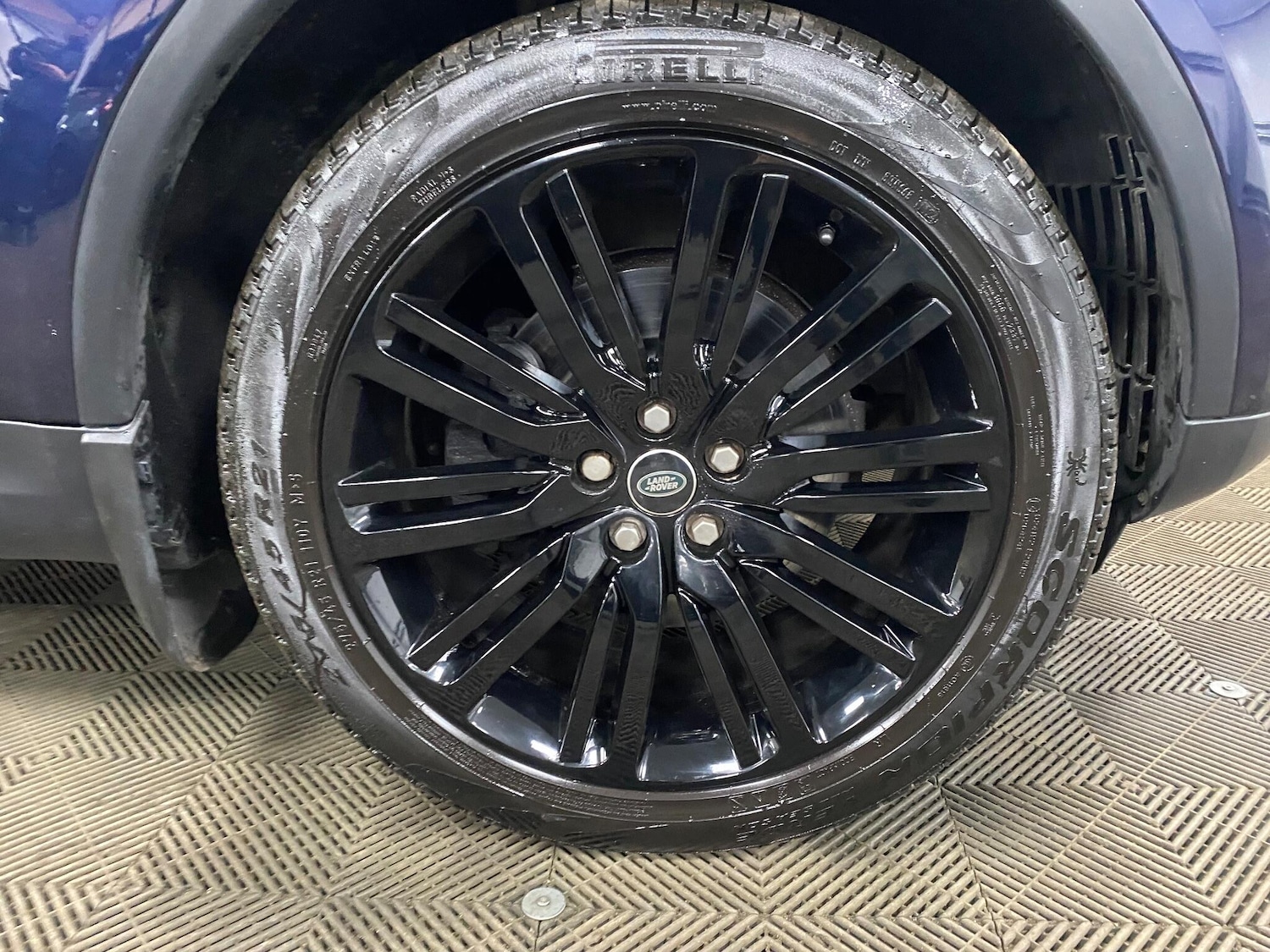 Used Land Rover Discovery 2017 for sale - 77144468: Photo 45