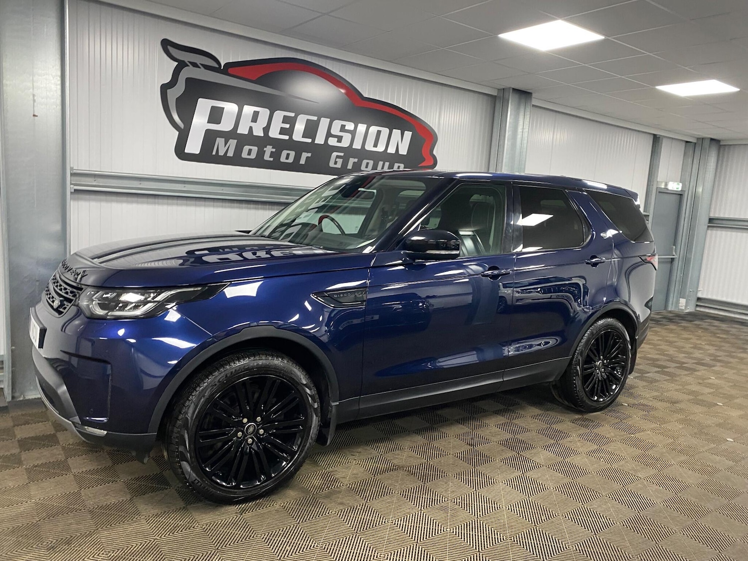 Used Land Rover Discovery 2017 for sale - 77144468: Photo 6