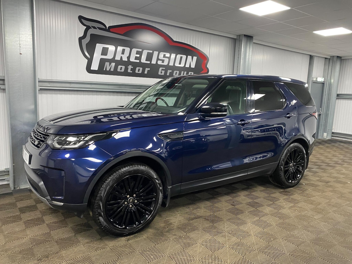 Used Land Rover Discovery 2017 for sale - 77144468: Photo 8