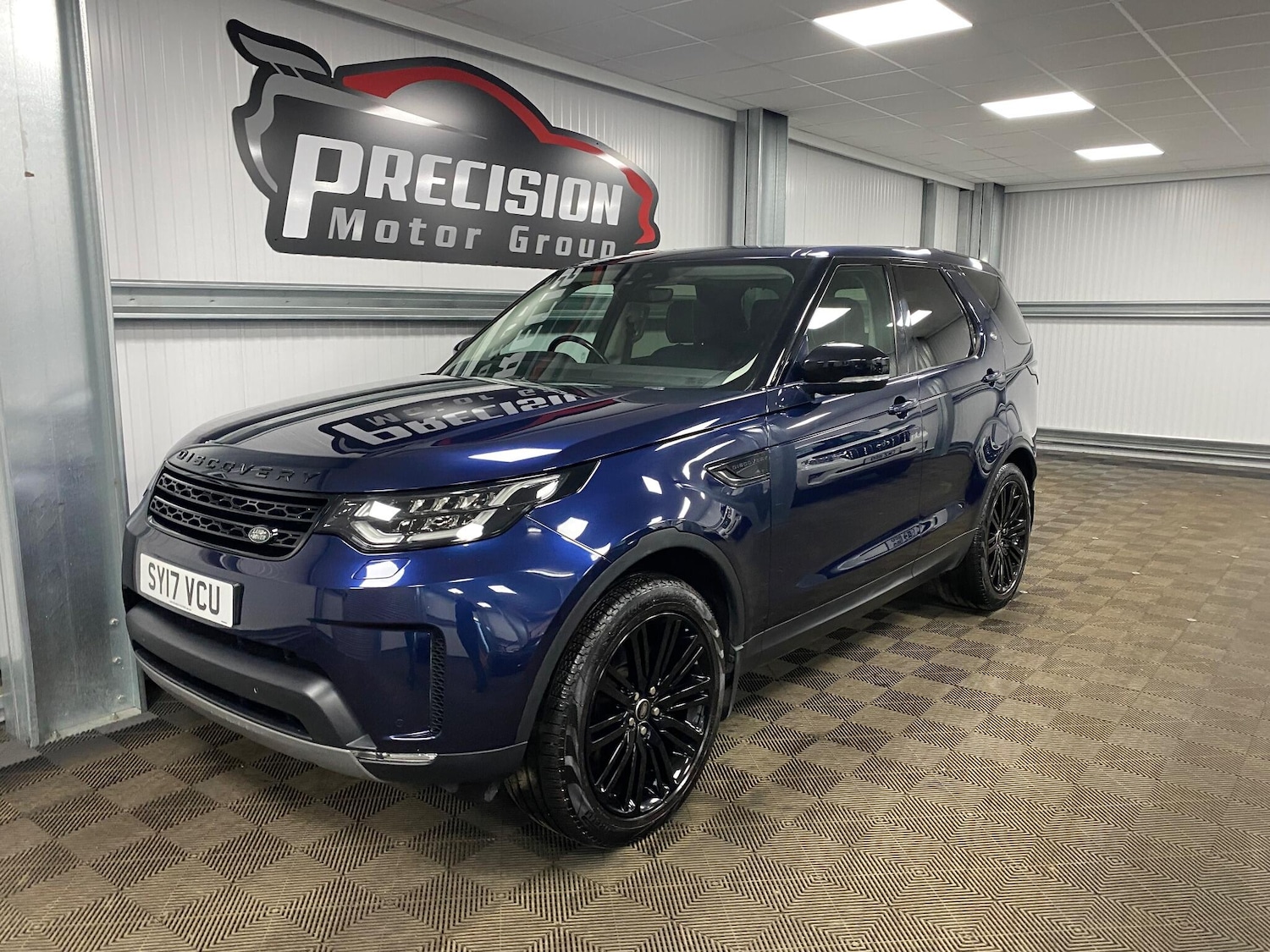 Used Land Rover Discovery 2017 for sale - 77144468: Photo 9