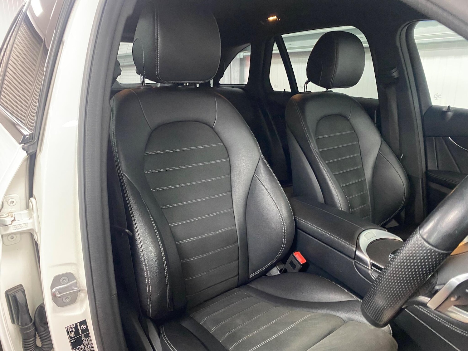 Used Mercedes-Benz GLC 2019 for sale - 76832102: Photo 40