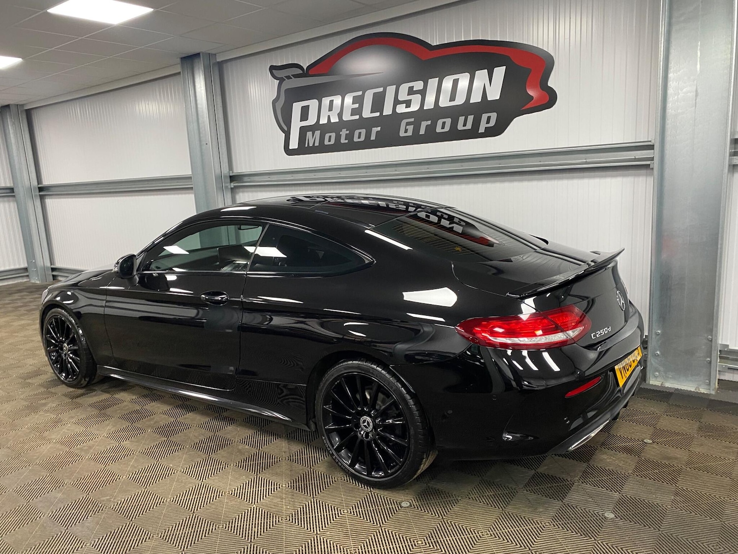 Used Mercedes-Benz C Class 2017 for sale - 76926786: Photo 14