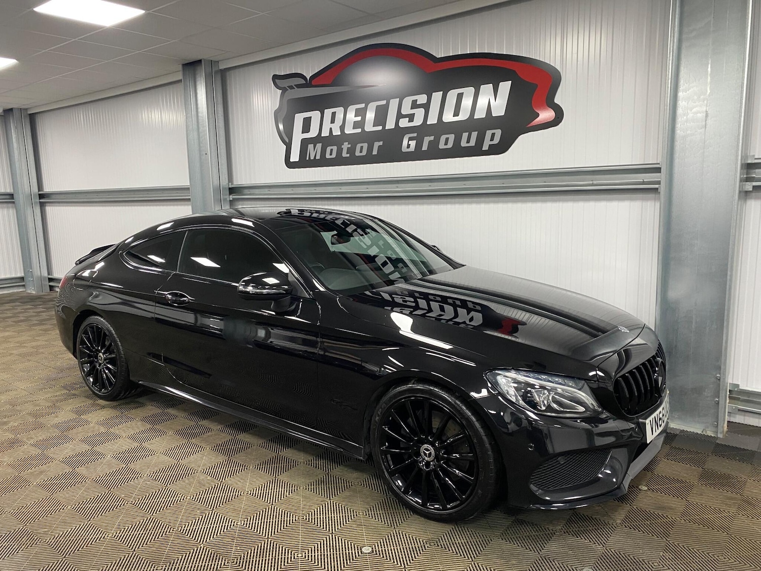 Used Mercedes-Benz C Class 2017 for sale - 76926786: Photo 3