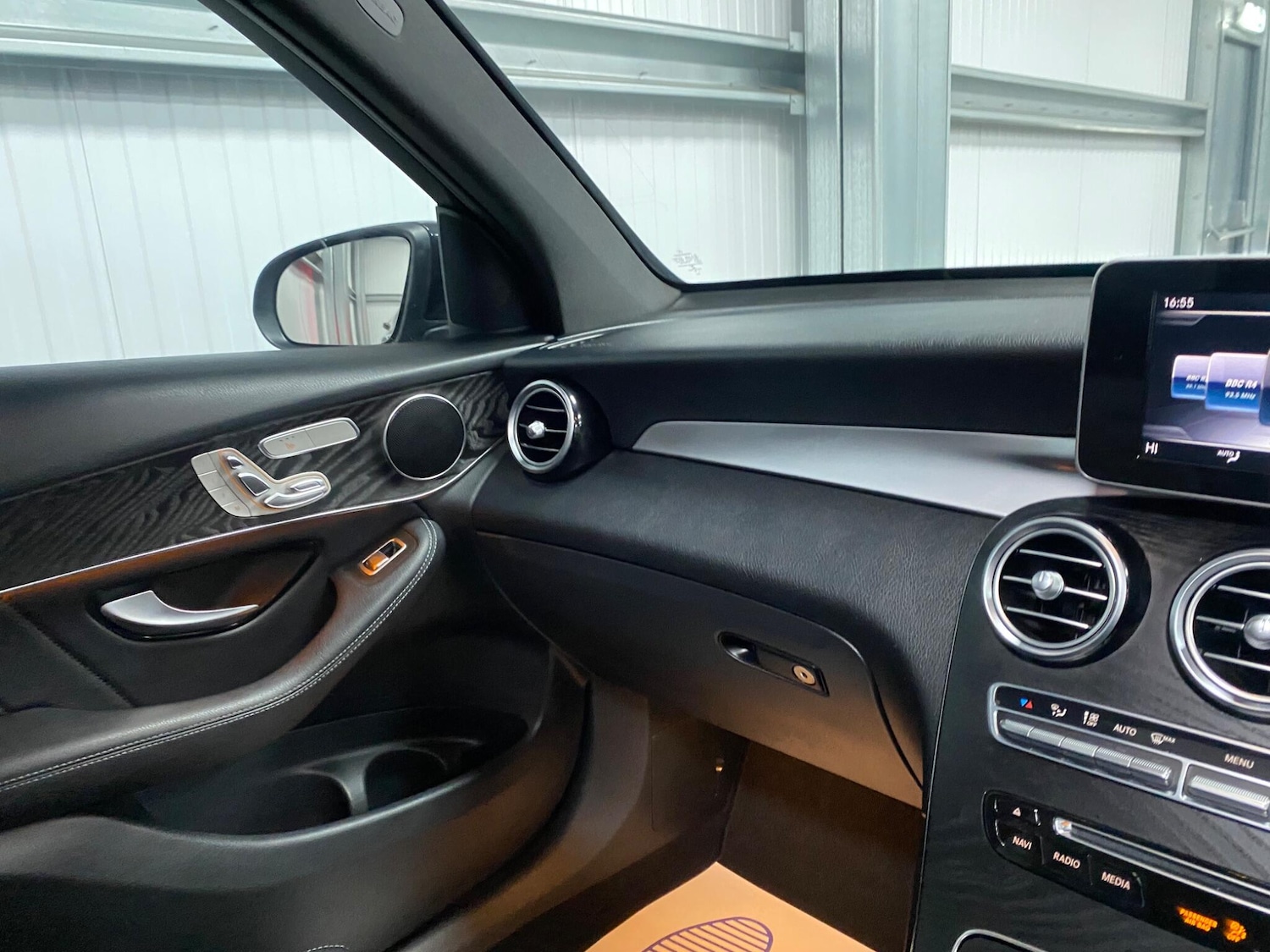 Used Mercedes-Benz GLC 2018 for sale - 77331747: Photo 37