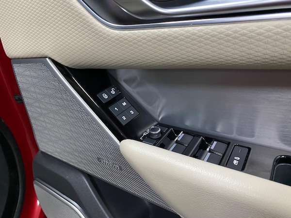 Used Land Rover Range Rover Velar 2019 for sale - 76269998: Photo 33