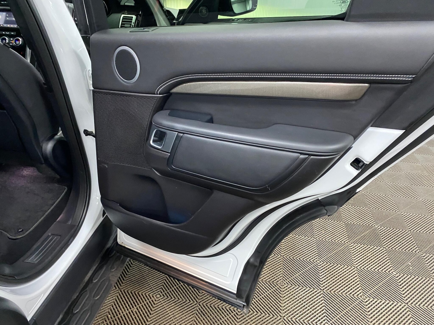 Used Land Rover Discovery for sale - 76752745: Photo 49