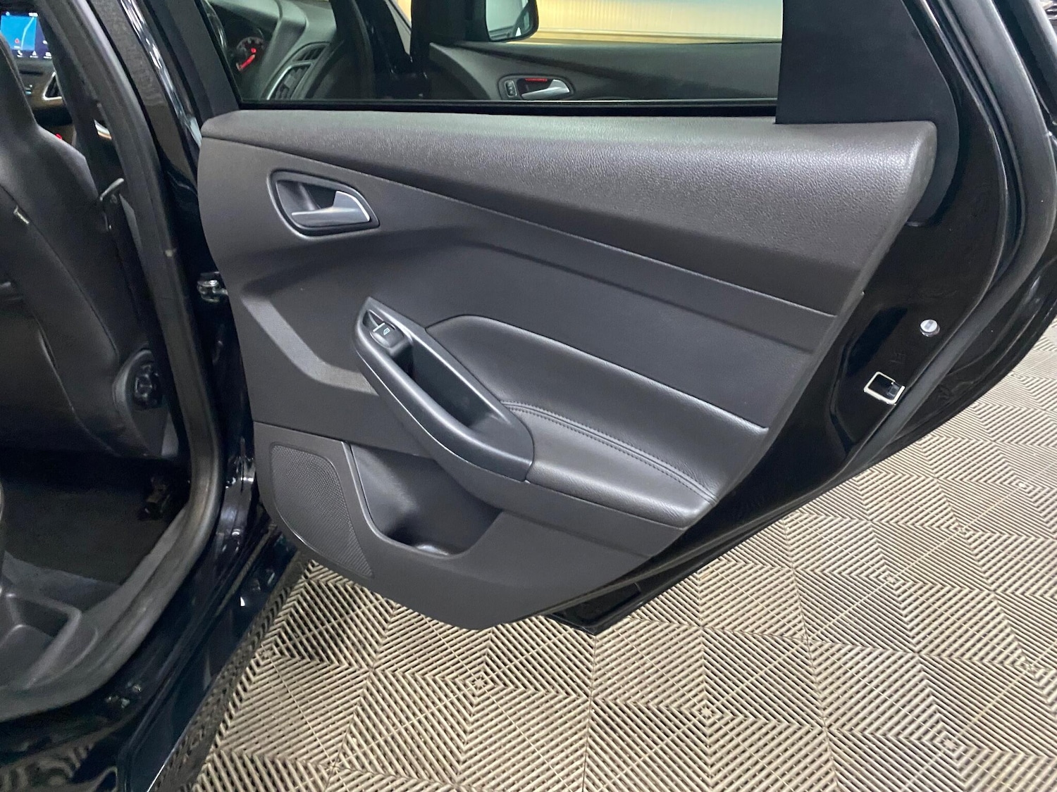 Used Ford Focus 2017 for sale - 76727425: Photo 42