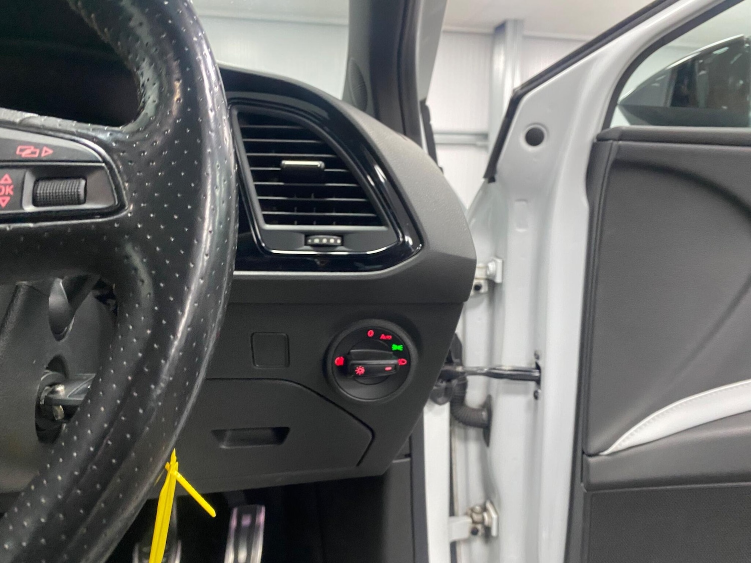 Used SEAT Leon 2015 for sale - 77066982: Photo 32