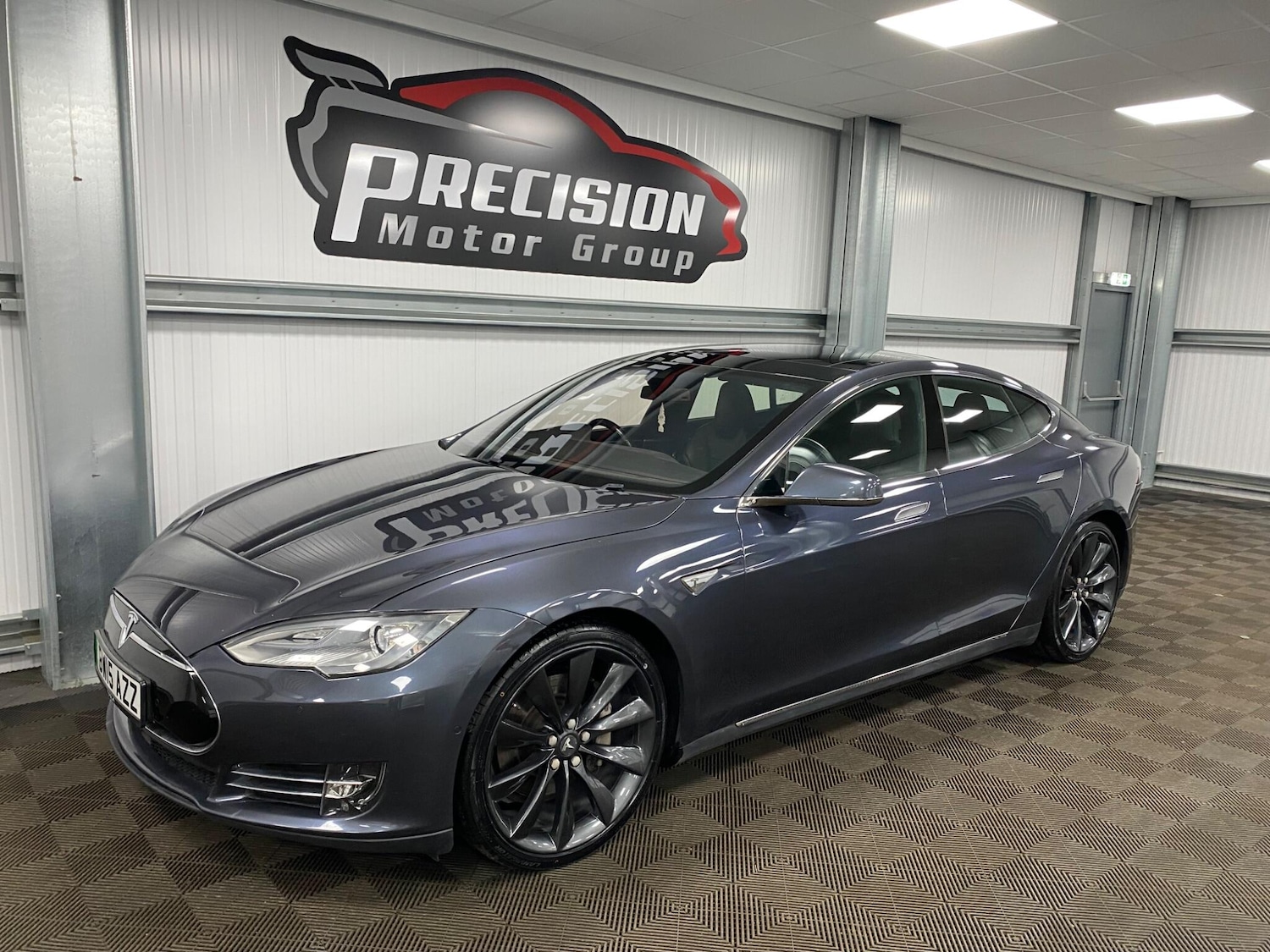 Used Tesla Model S 2015 for sale - 76174687: Photo 5