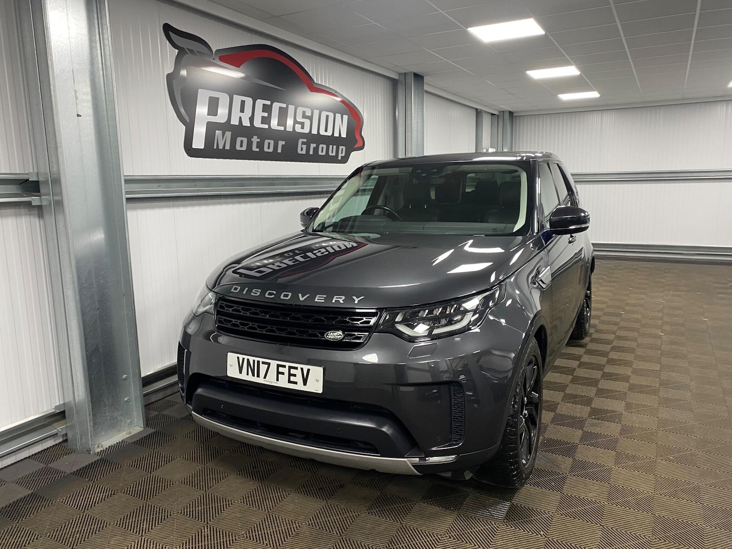 Used Land Rover Discovery 2017 for sale - 77163122: Photo 11