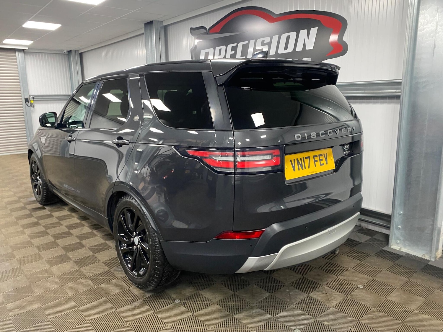 Used Land Rover Discovery 2017 for sale - 77163122: Photo 12