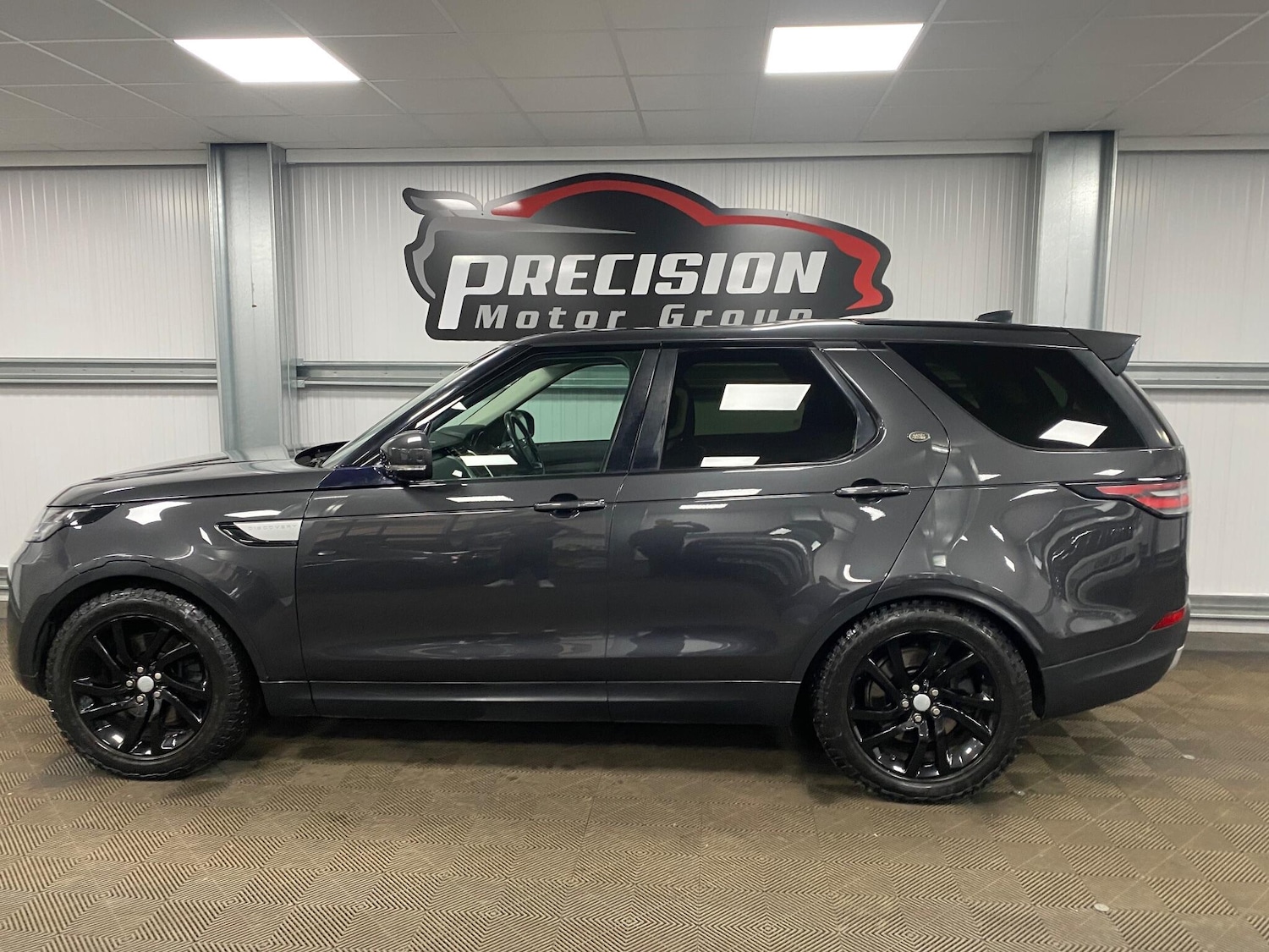 Used Land Rover Discovery 2017 for sale - 77163122: Photo 14