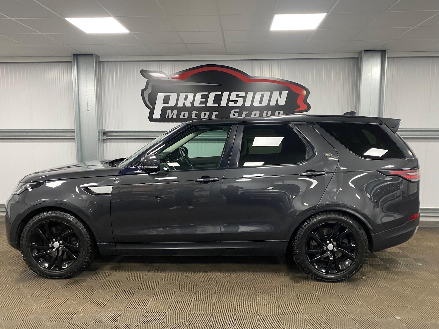 Used Land Rover Discovery 2017 for sale - 77163122: Photo 16