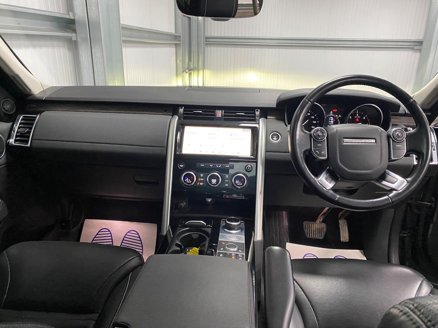 Used Land Rover Discovery 2017 for sale - 77163122: Photo 34