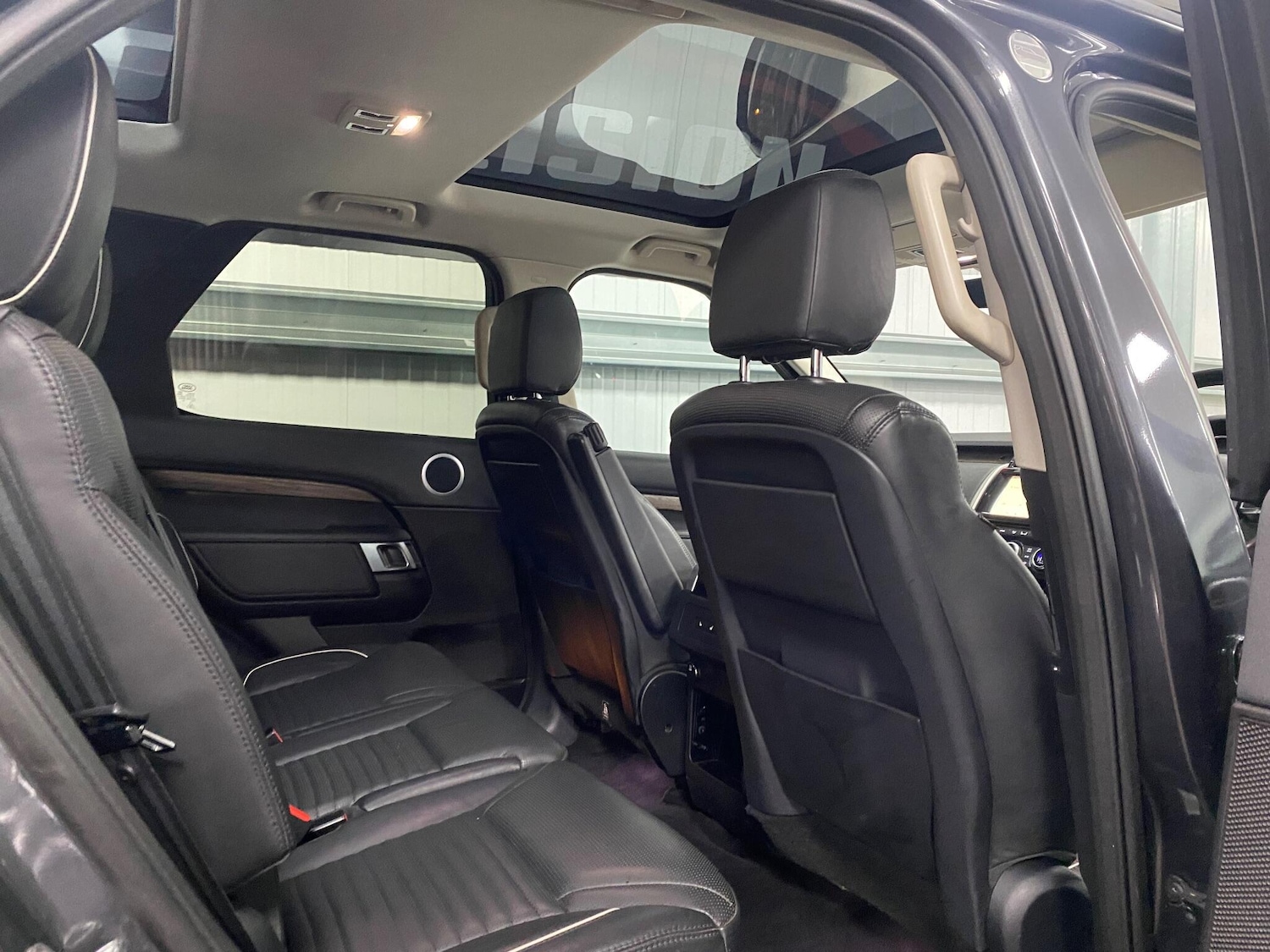 Used Land Rover Discovery 2017 for sale - 77163122: Photo 37