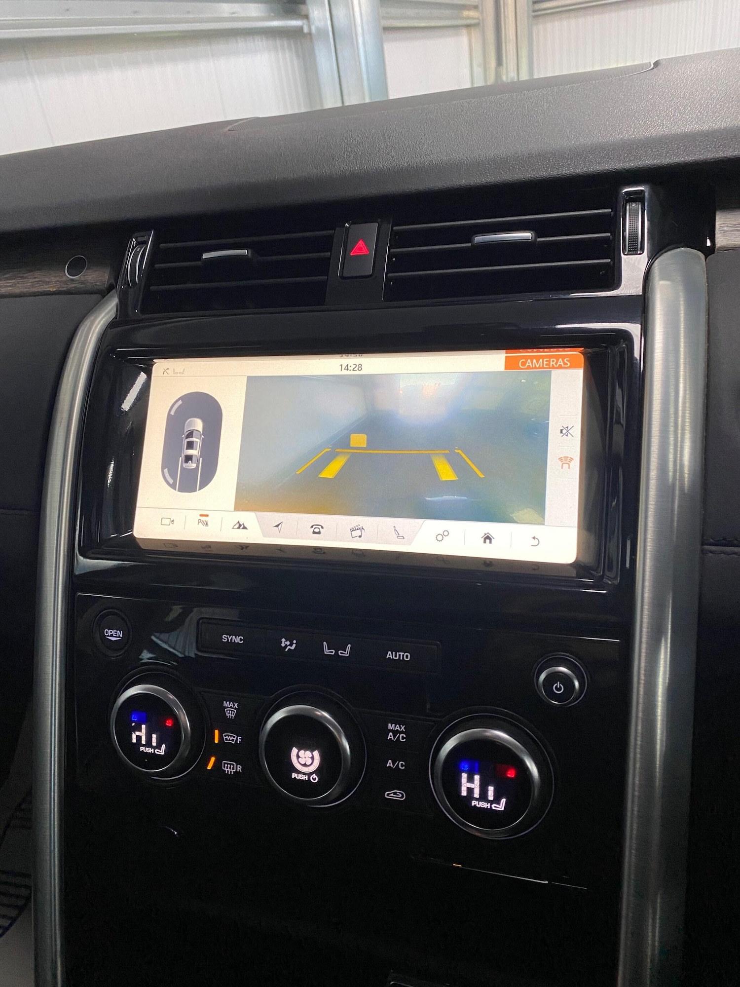 Used Land Rover Discovery 2017 for sale - 77163122: Photo 39