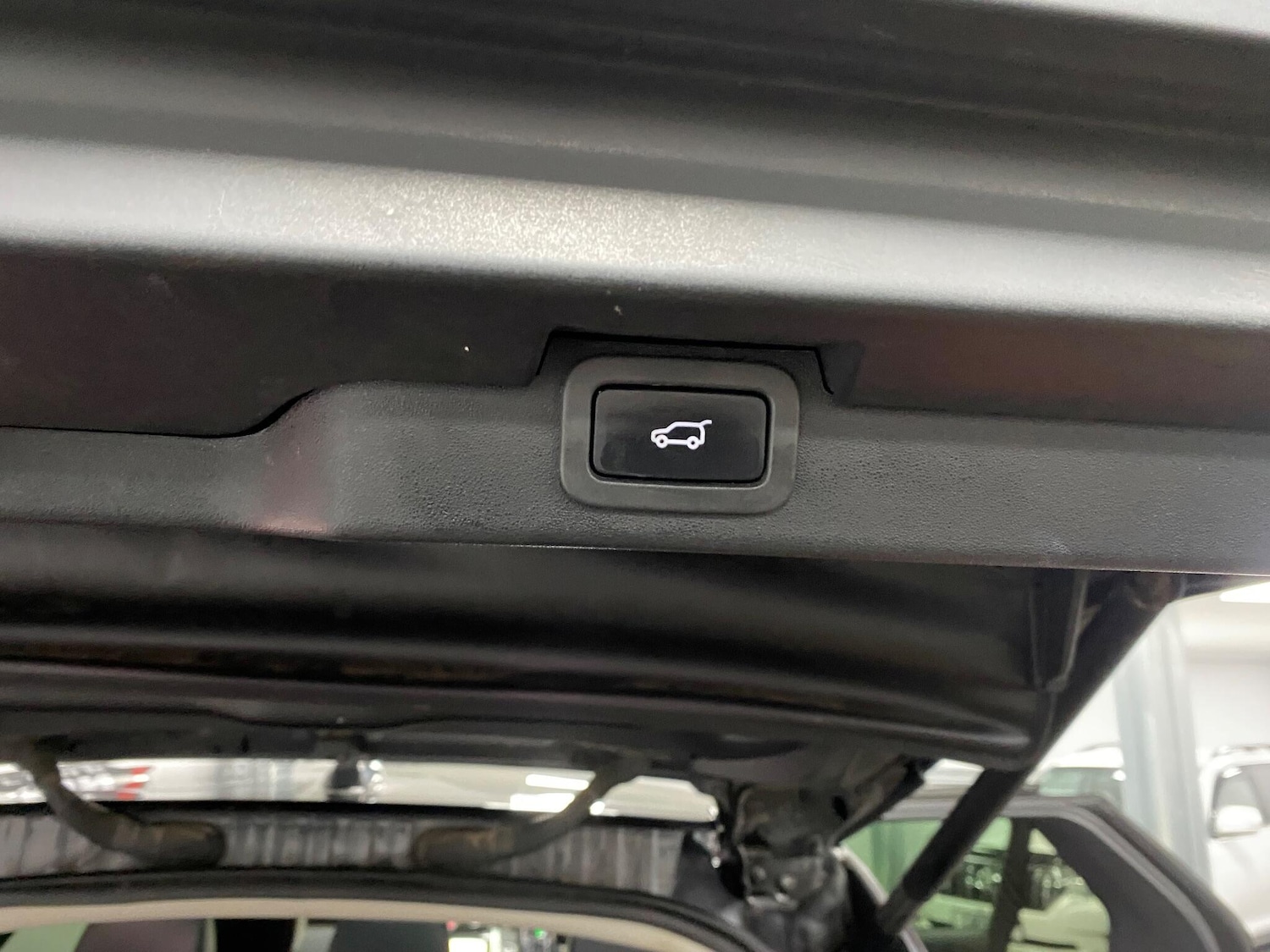 Used Land Rover Discovery 2017 for sale - 77163122: Photo 40